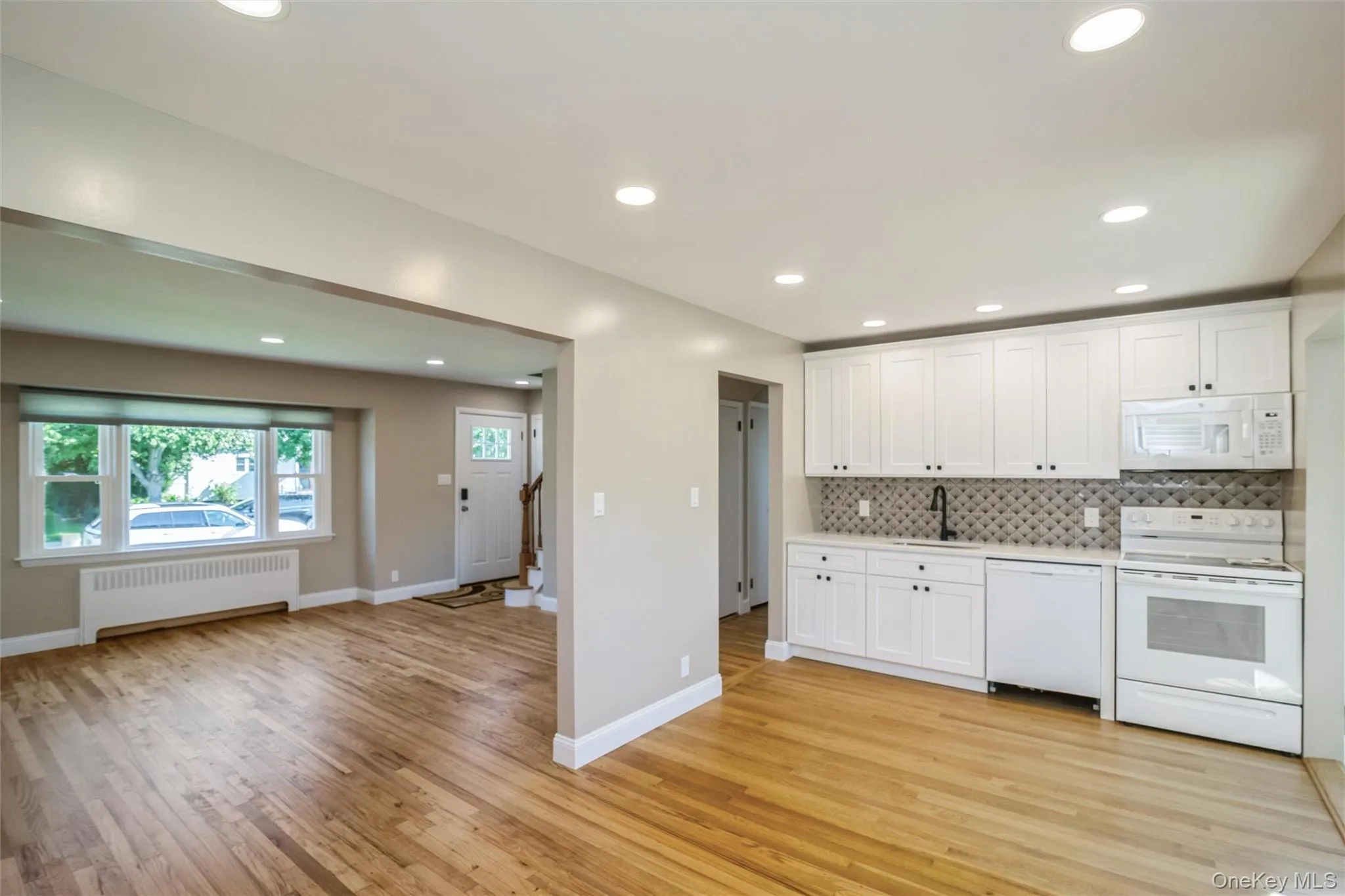 216 Hawthorne Street, Oyster Bay, NY, 4 Bedrooms Bedrooms, 7 Rooms Rooms,2 BathroomsBathrooms,Residential,For Rent,Hawthorne,0,1039823 216 Hawthorne Street, Oyster Bay, NY, 4 Bedrooms Bedrooms, 7 Rooms Rooms,2 BathroomsBathrooms,Residential,For Rent,Hawthorne,0,1039823