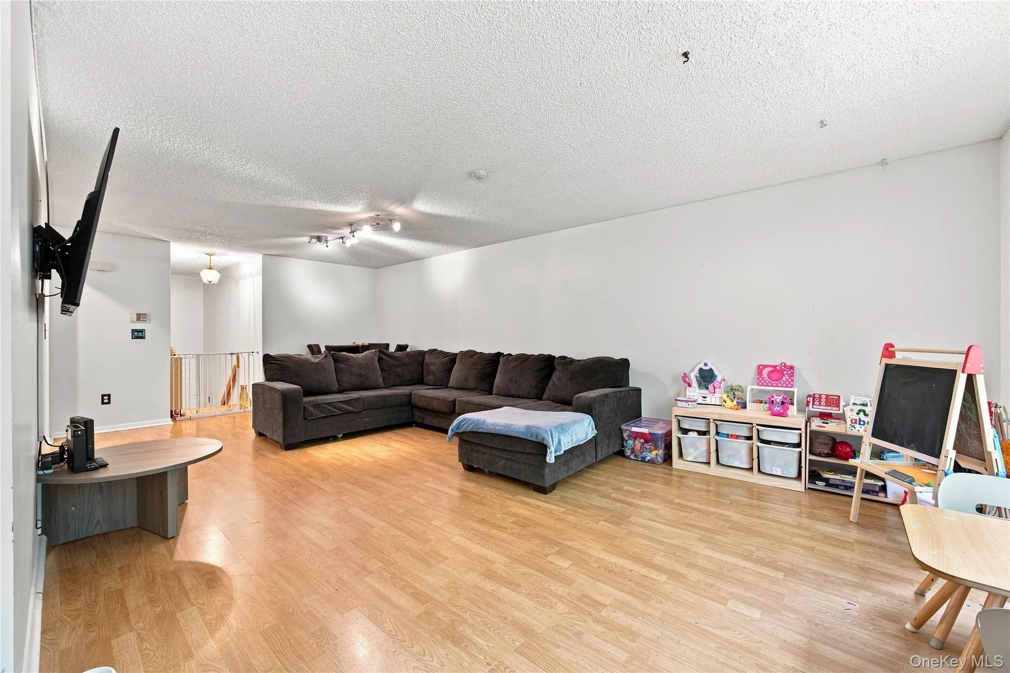 60 Eagle Ridge Way, Clarkstown, NY, 2 Bedrooms Bedrooms, 5 Rooms Rooms,1 BathroomBathrooms,Residential,For Rent,Eagle Ridge,0,1039824 60 Eagle Ridge Way, Clarkstown, NY, 2 Bedrooms Bedrooms, 5 Rooms Rooms,1 BathroomBathrooms,Residential,For Rent,Eagle Ridge,0,1039824