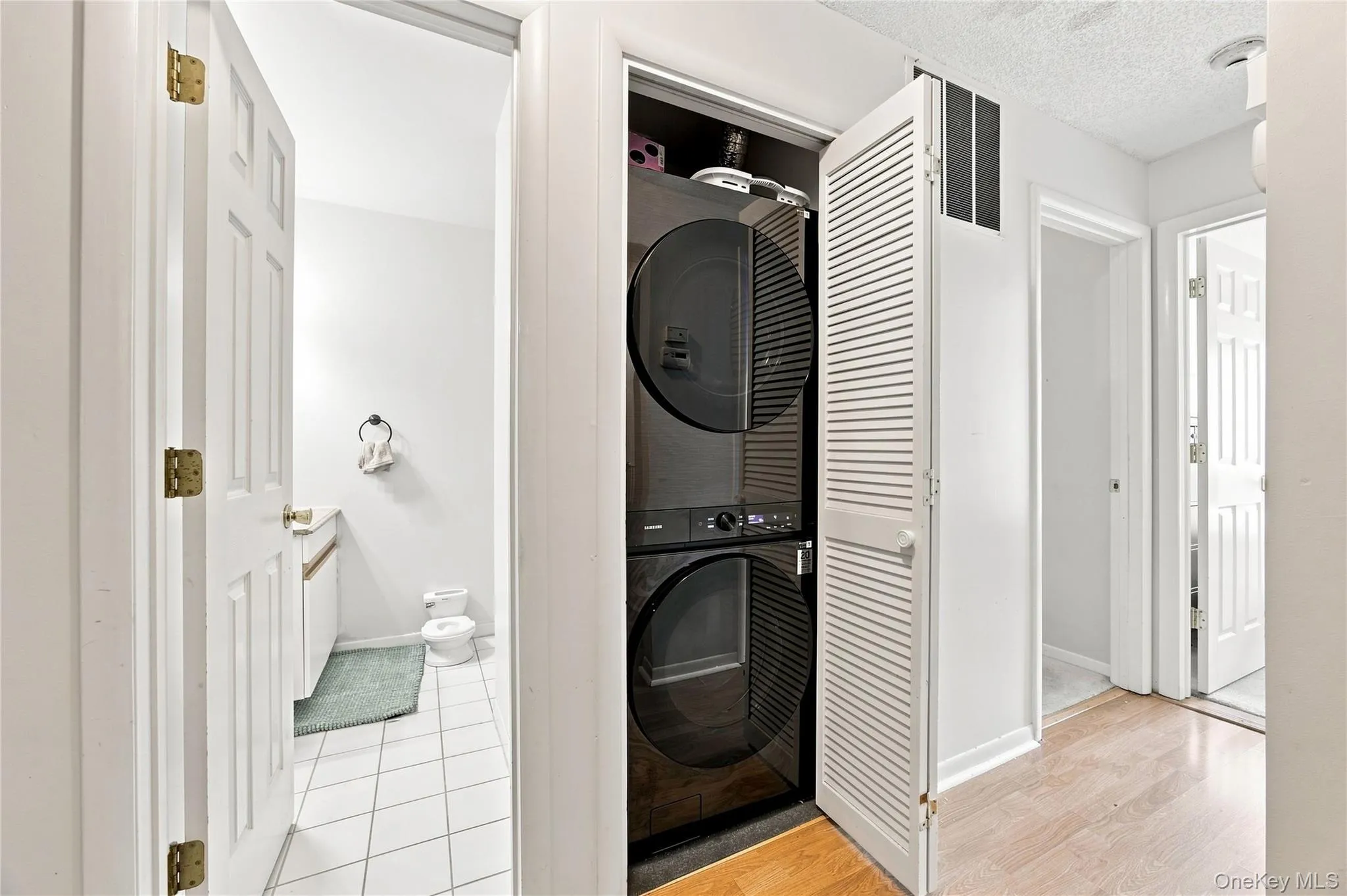 60 Eagle Ridge Way, Clarkstown, NY, 2 Bedrooms Bedrooms, 5 Rooms Rooms,1 BathroomBathrooms,Residential,For Rent,Eagle Ridge,0,1039824 60 Eagle Ridge Way, Clarkstown, NY, 2 Bedrooms Bedrooms, 5 Rooms Rooms,1 BathroomBathrooms,Residential,For Rent,Eagle Ridge,0,1039824