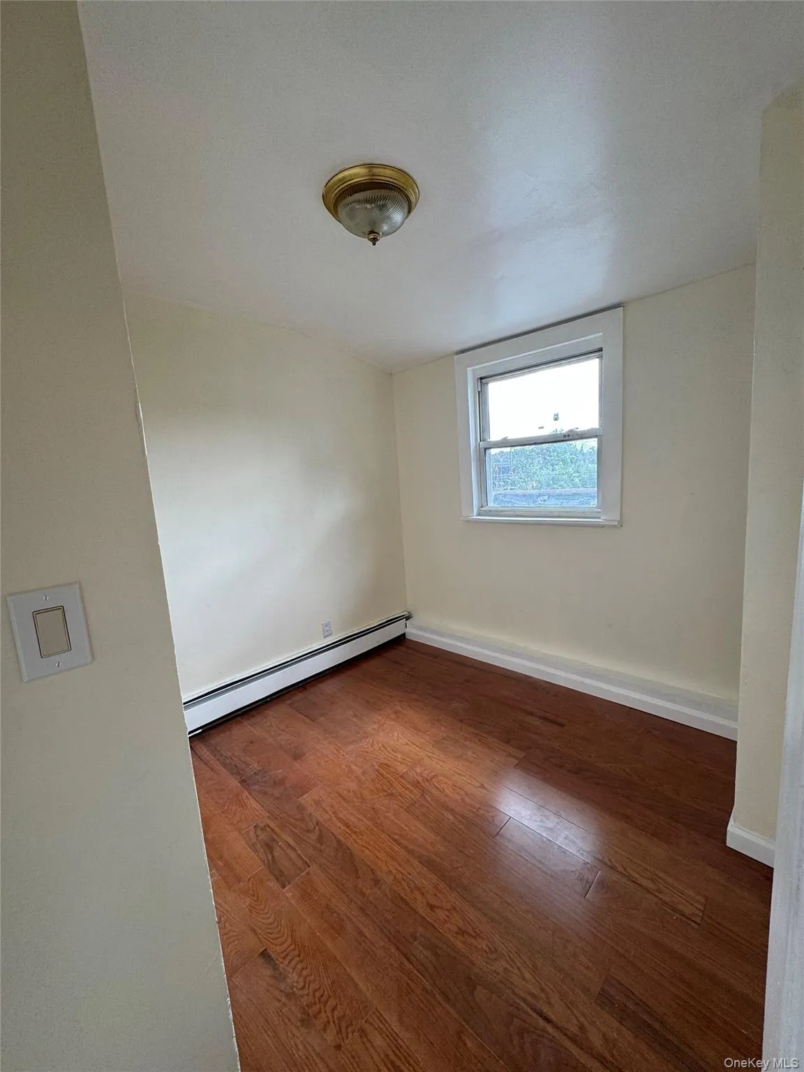 171-30 111th Avenue, New York, NY, 2 Bedrooms Bedrooms, 5 Rooms Rooms,1 BathroomBathrooms,Residential Lease,For Rent,111th,0,1039831 171-30 111th Avenue, New York, NY, 2 Bedrooms Bedrooms, 5 Rooms Rooms,1 BathroomBathrooms,Residential Lease,For Rent,111th,0,1039831