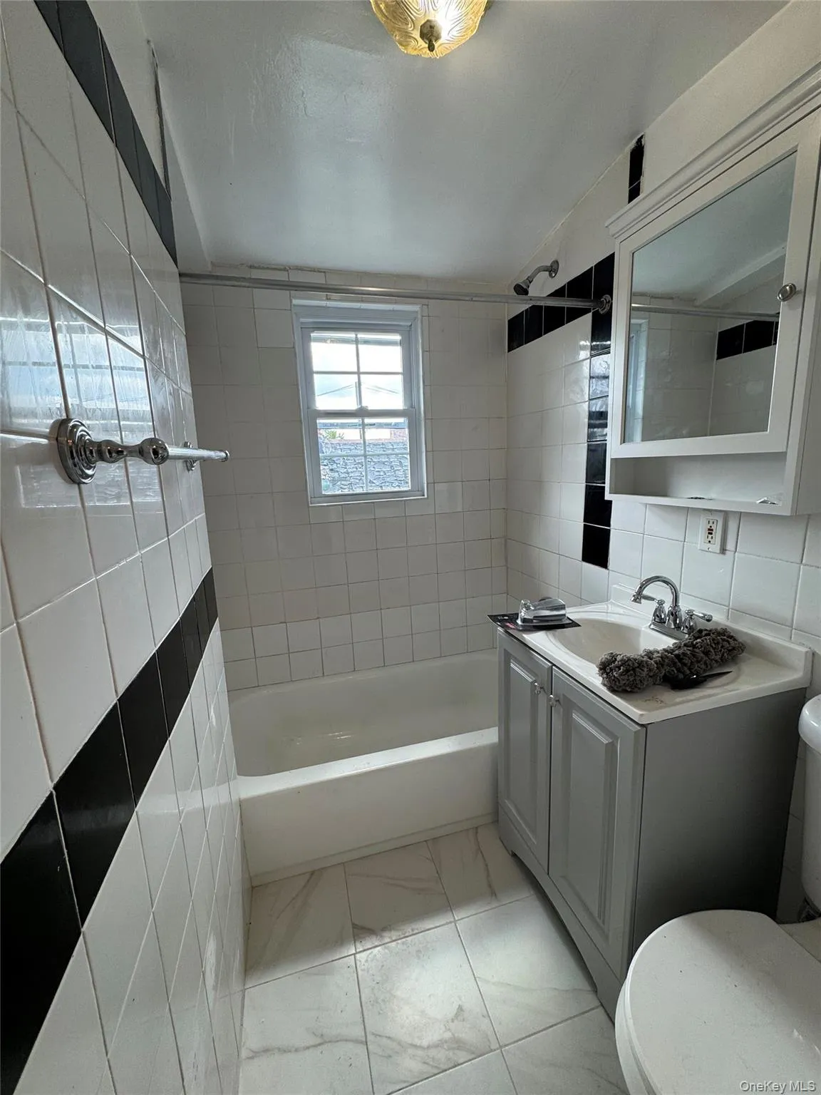 171-30 111th Avenue, New York, NY, 2 Bedrooms Bedrooms, 5 Rooms Rooms,1 BathroomBathrooms,Residential Lease,For Rent,111th,0,1039831 171-30 111th Avenue, New York, NY, 2 Bedrooms Bedrooms, 5 Rooms Rooms,1 BathroomBathrooms,Residential Lease,For Rent,111th,0,1039831