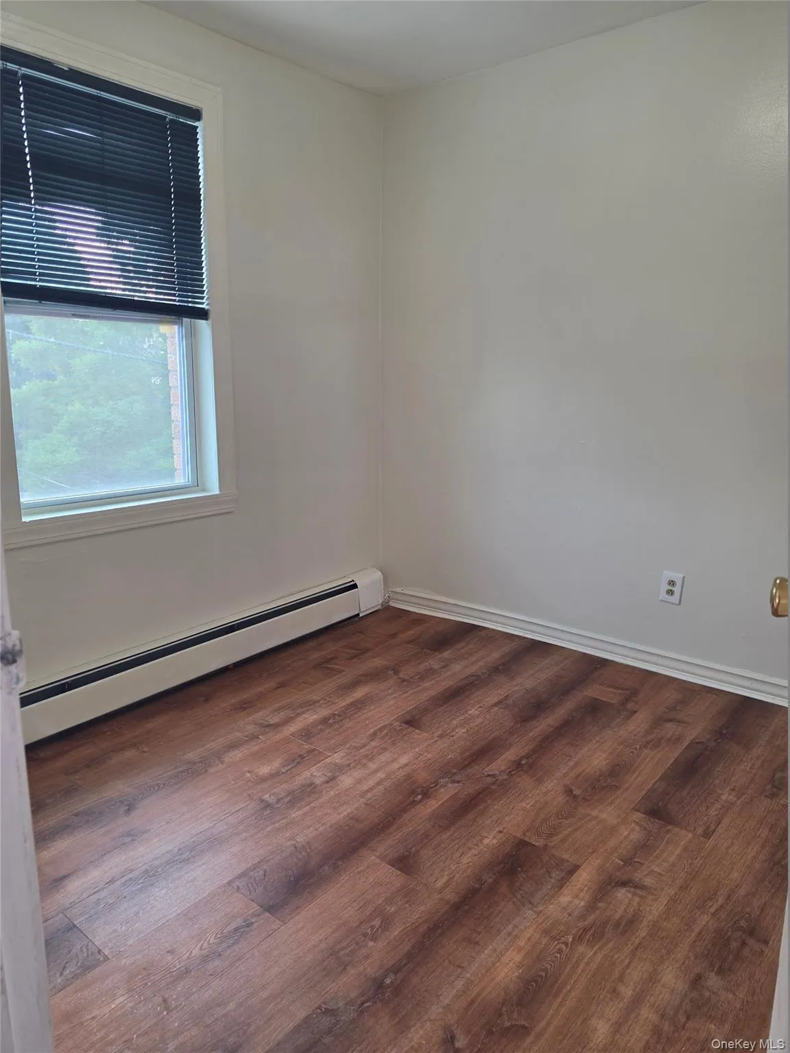 61-25 75th Street, New York, NY, 3 Bedroom Bedrooms, 5 Room Rooms,2 BathroomBathrooms,Residential Lease,For Rent,75th,0,1039833 61-25 75th Street, New York, NY, 3 Bedroom Bedrooms, 5 Room Rooms,2 BathroomBathrooms,Residential Lease,For Rent,75th,0,1039833