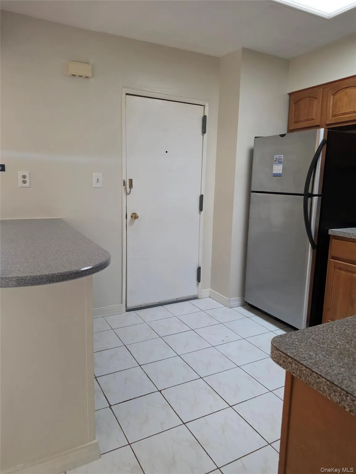 61-25 75th Street, New York, NY, 3 Bedroom Bedrooms, 5 Room Rooms,2 BathroomBathrooms,Residential Lease,For Rent,75th,0,1039833 61-25 75th Street, New York, NY, 3 Bedroom Bedrooms, 5 Room Rooms,2 BathroomBathrooms,Residential Lease,For Rent,75th,0,1039833