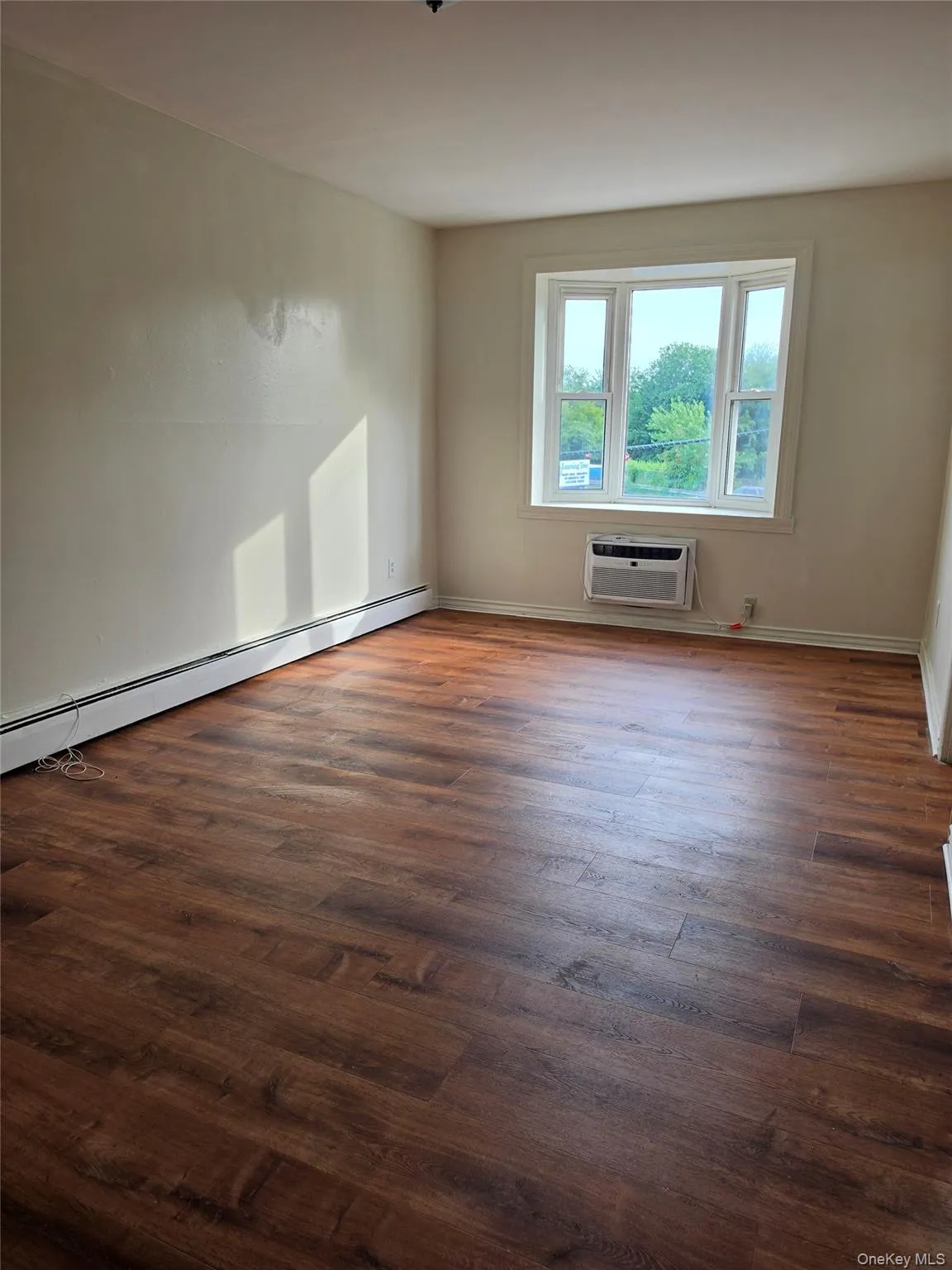 61-25 75th Street, New York, NY, 3 Bedroom Bedrooms, 5 Room Rooms,2 BathroomBathrooms,Residential Lease,For Rent,75th,0,1039833 61-25 75th Street, New York, NY, 3 Bedroom Bedrooms, 5 Room Rooms,2 BathroomBathrooms,Residential Lease,For Rent,75th,0,1039833