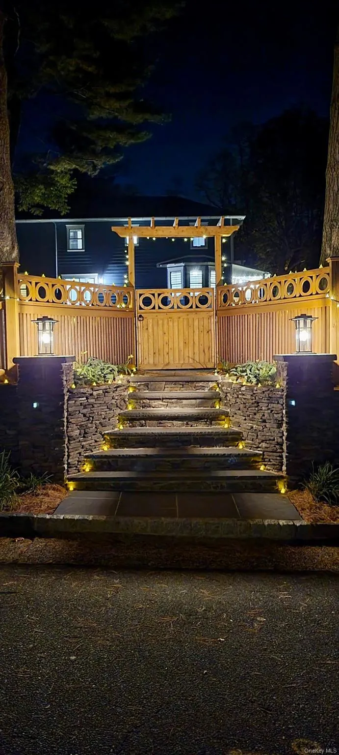 18 20th Avenue, Oyster Bay, NY, 4 Bedrooms Bedrooms, 12 Rooms Rooms,2 BathroomsBathrooms,Residential,For Rent,20th,0,1039834 18 20th Avenue, Oyster Bay, NY, 4 Bedrooms Bedrooms, 12 Rooms Rooms,2 BathroomsBathrooms,Residential,For Rent,20th,0,1039834