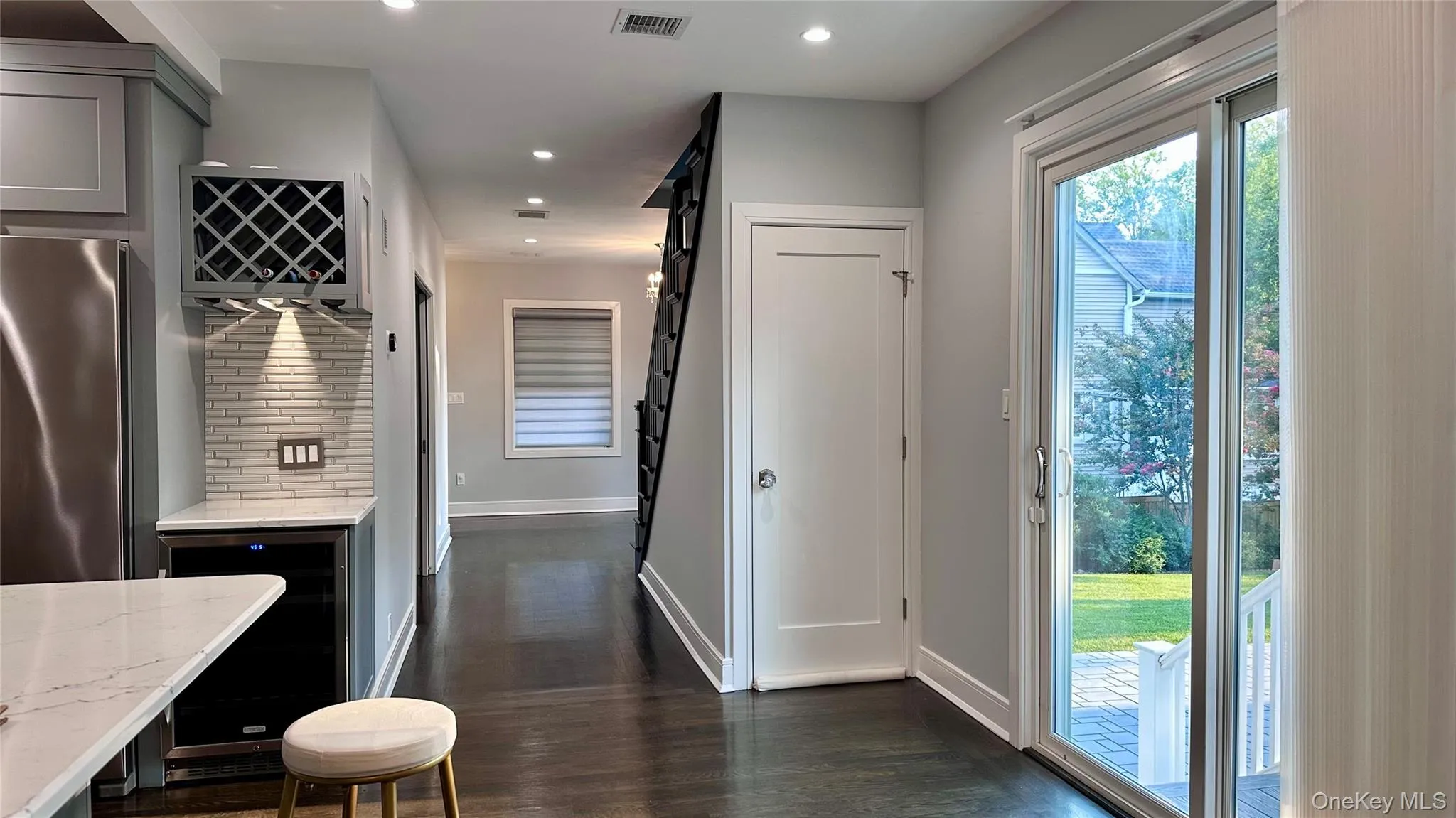 18 20th Avenue, Oyster Bay, NY, 4 Bedrooms Bedrooms, 12 Rooms Rooms,2 BathroomsBathrooms,Residential,For Rent,20th,0,1039834 18 20th Avenue, Oyster Bay, NY, 4 Bedrooms Bedrooms, 12 Rooms Rooms,2 BathroomsBathrooms,Residential,For Rent,20th,0,1039834
