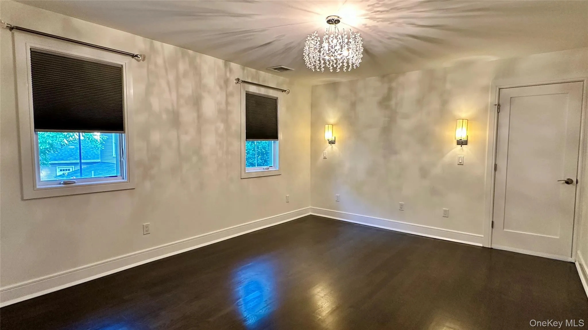 18 20th Avenue, Oyster Bay, NY, 4 Bedrooms Bedrooms, 12 Rooms Rooms,2 BathroomsBathrooms,Residential,For Rent,20th,0,1039834 18 20th Avenue, Oyster Bay, NY, 4 Bedrooms Bedrooms, 12 Rooms Rooms,2 BathroomsBathrooms,Residential,For Rent,20th,0,1039834