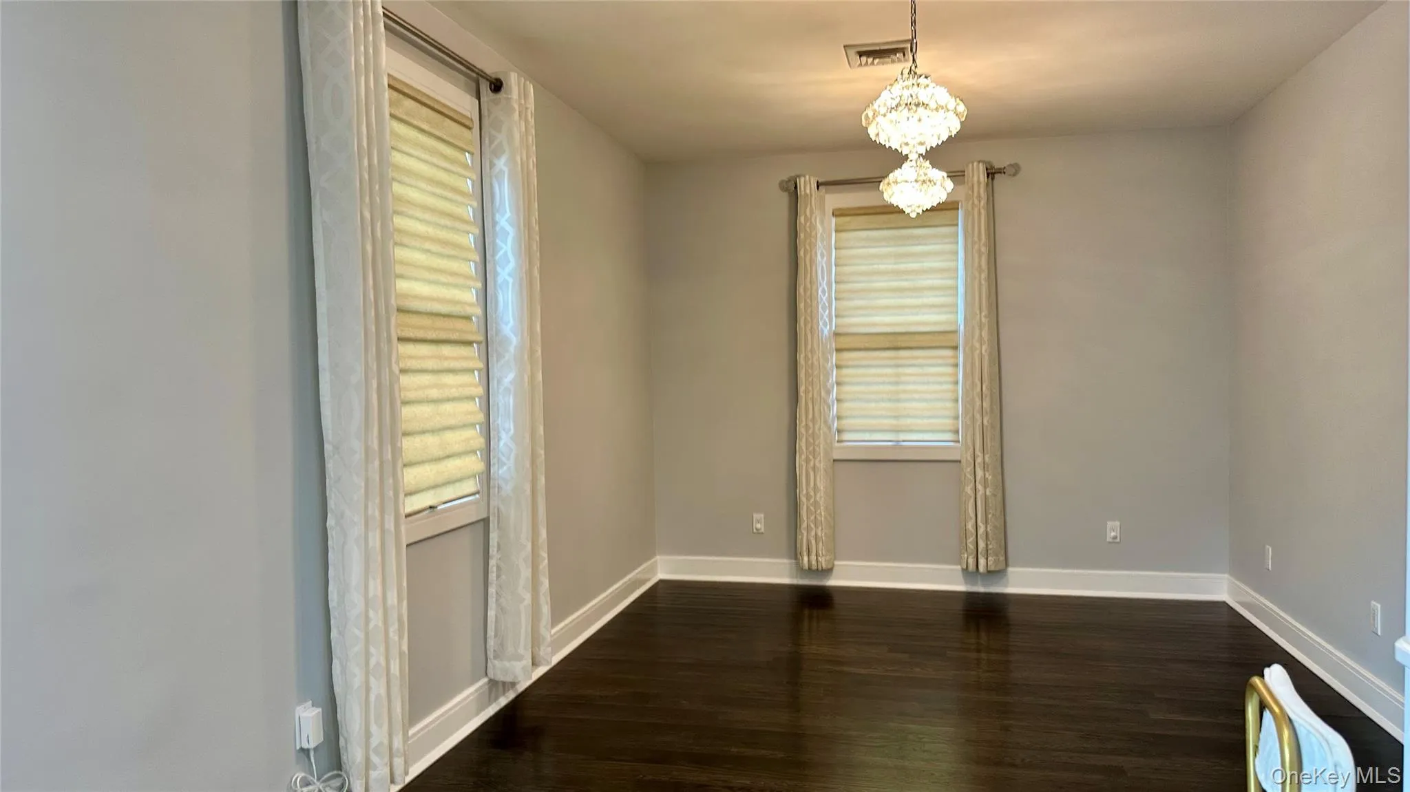 18 20th Avenue, Oyster Bay, NY, 4 Bedrooms Bedrooms, 12 Rooms Rooms,2 BathroomsBathrooms,Residential,For Rent,20th,0,1039834 18 20th Avenue, Oyster Bay, NY, 4 Bedrooms Bedrooms, 12 Rooms Rooms,2 BathroomsBathrooms,Residential,For Rent,20th,0,1039834
