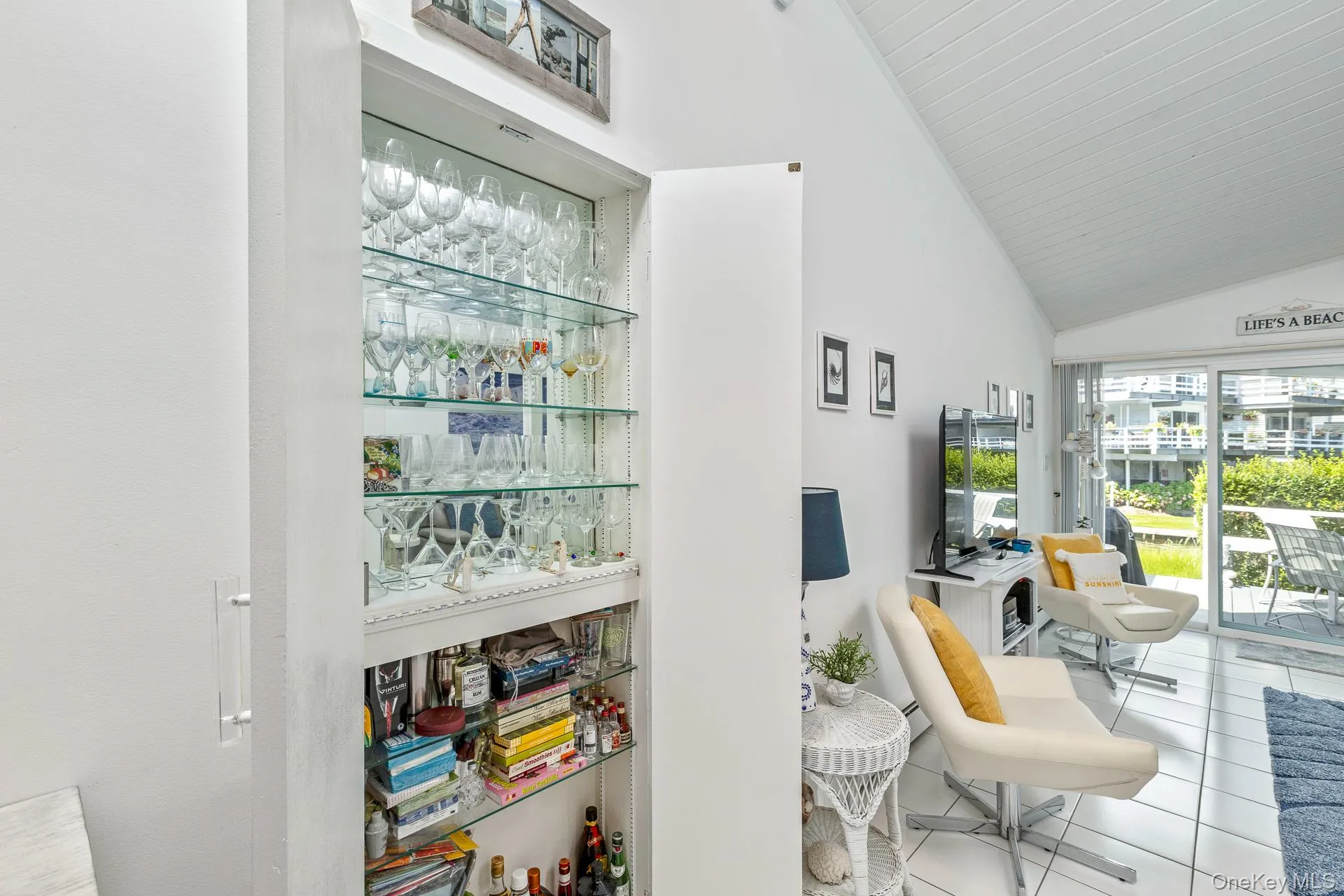 Integrated Bar for entertaining Integrated Bar for entertaining