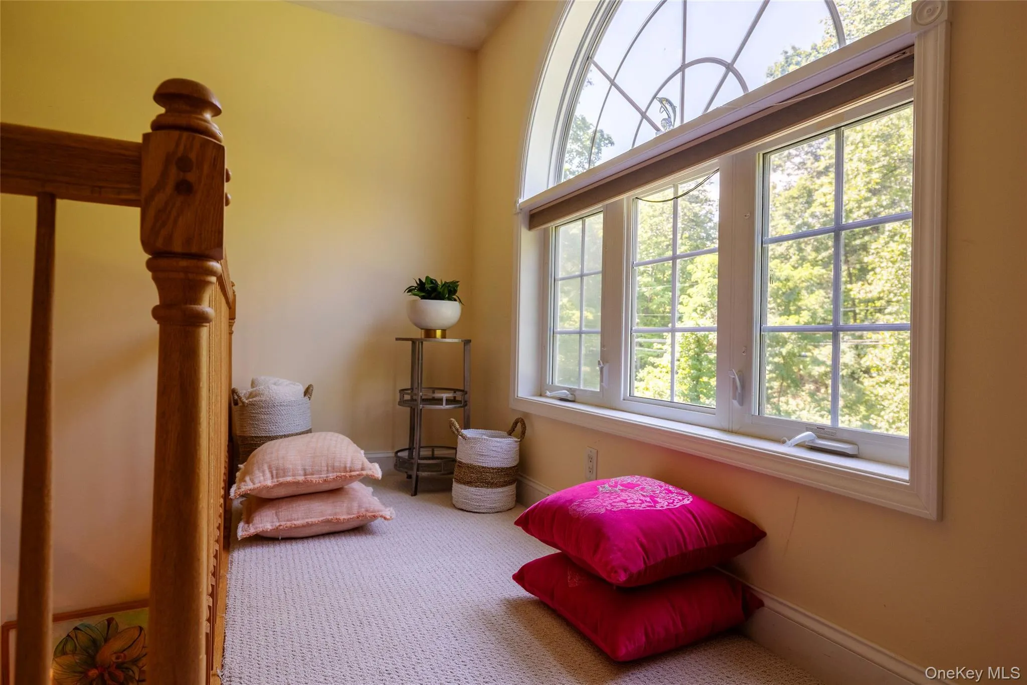 Under Palladian Window Under Palladian Window
