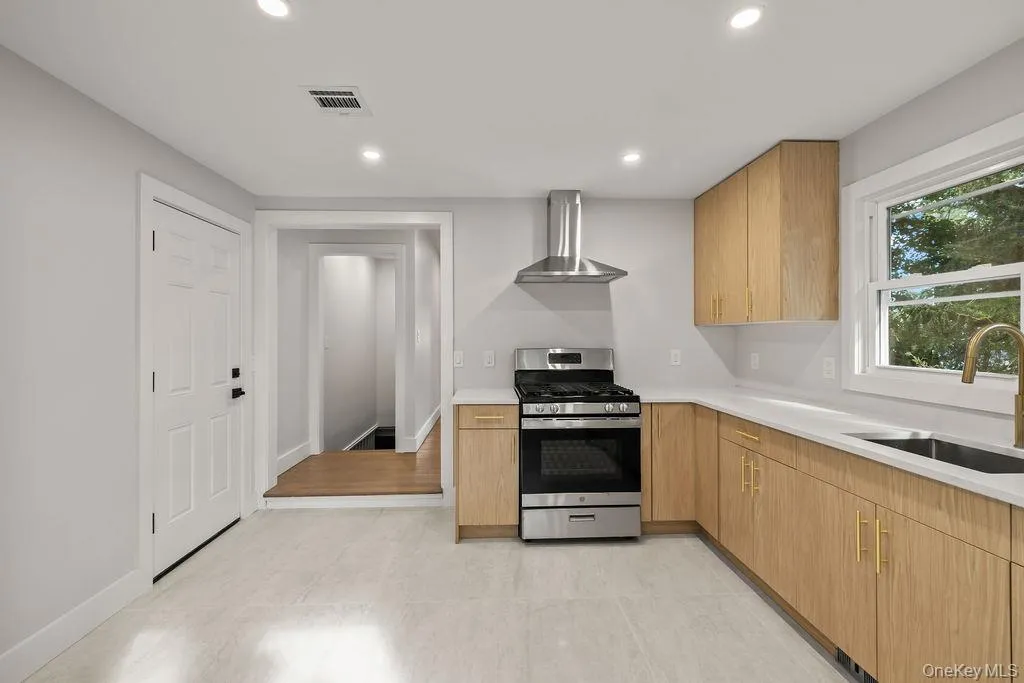 132 Conger Avenue, Clarkstown, NY, 4 Bedrooms Bedrooms, 13 Rooms Rooms,3 BathroomsBathrooms,Residential,For Rent,Conger,0,1039852 132 Conger Avenue, Clarkstown, NY, 4 Bedrooms Bedrooms, 13 Rooms Rooms,3 BathroomsBathrooms,Residential,For Rent,Conger,0,1039852