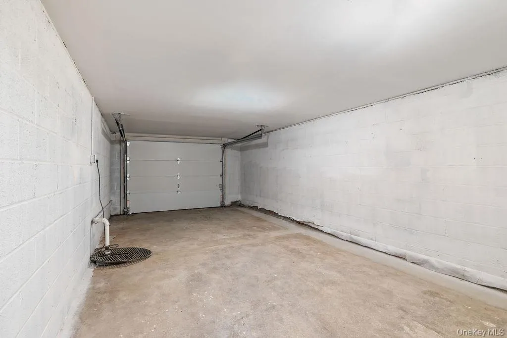 132 Conger Avenue, Clarkstown, NY, 4 Bedrooms Bedrooms, 13 Rooms Rooms,3 BathroomsBathrooms,Residential,For Rent,Conger,0,1039852 132 Conger Avenue, Clarkstown, NY, 4 Bedrooms Bedrooms, 13 Rooms Rooms,3 BathroomsBathrooms,Residential,For Rent,Conger,0,1039852