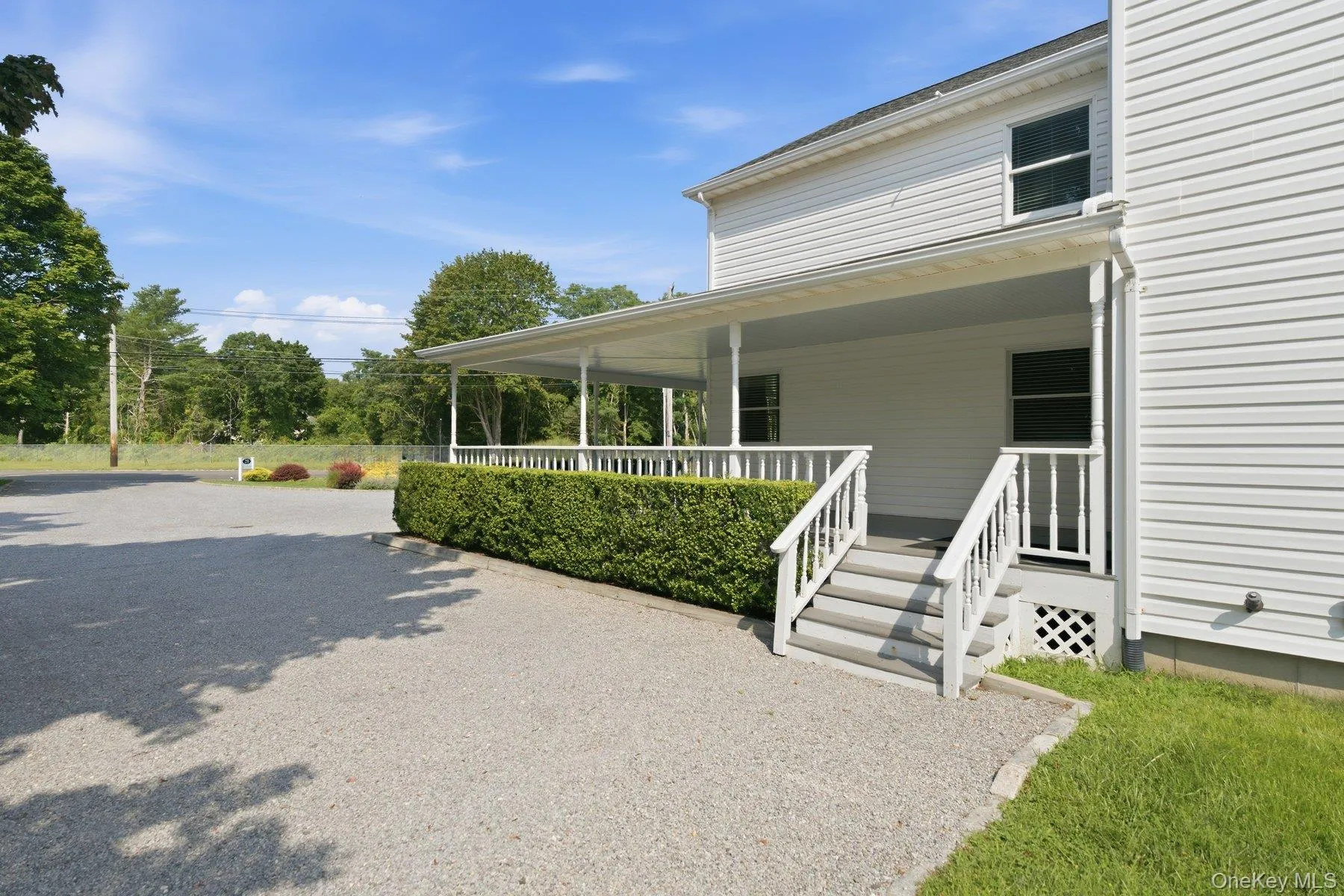 Separate Side Entrance Separate Side Entrance