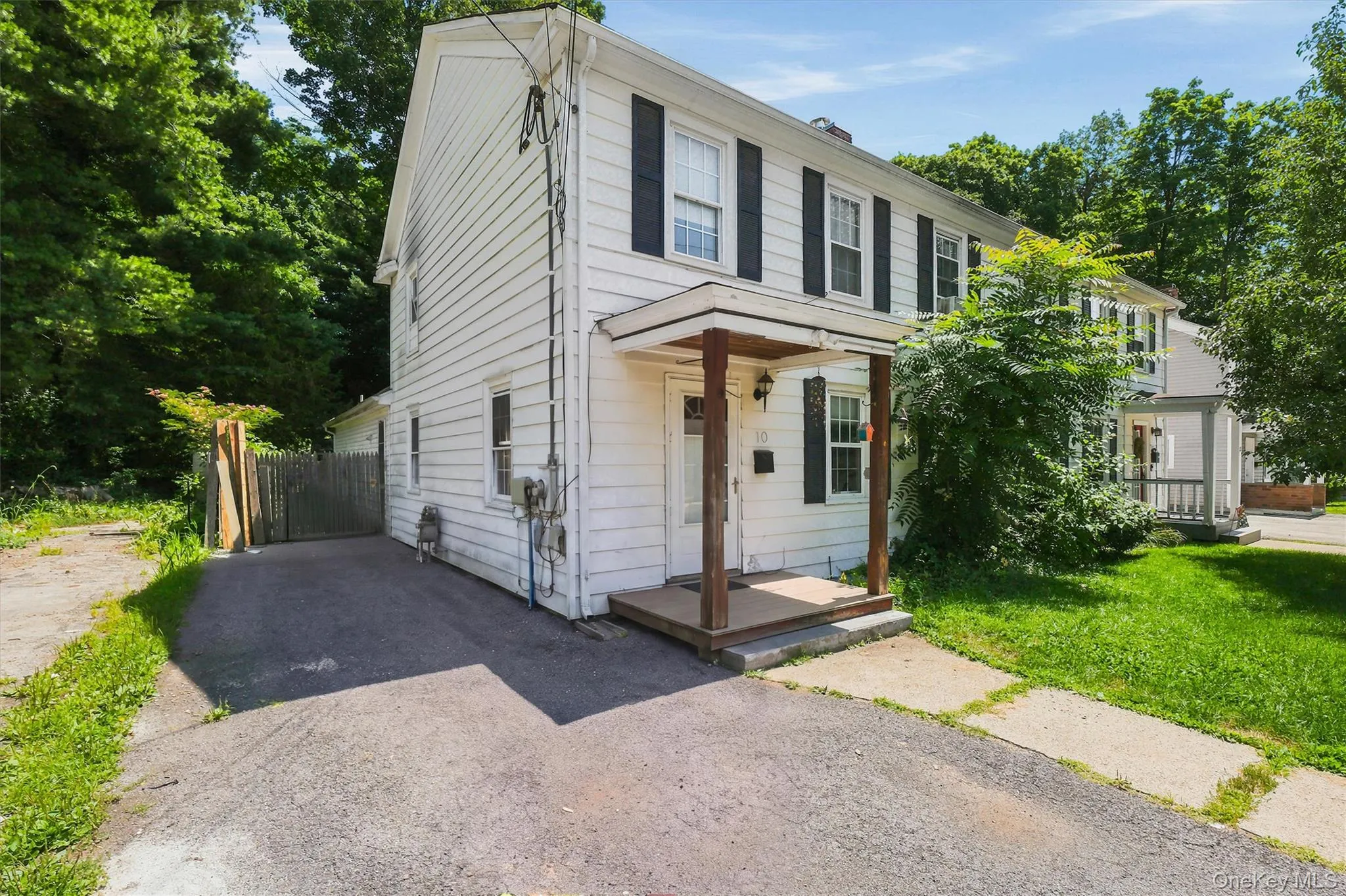 Digitally decluttered exterior image. Items currently remain on the property and are not shown. Digitally decluttered exterior image. Items currently remain on the property and are not shown.