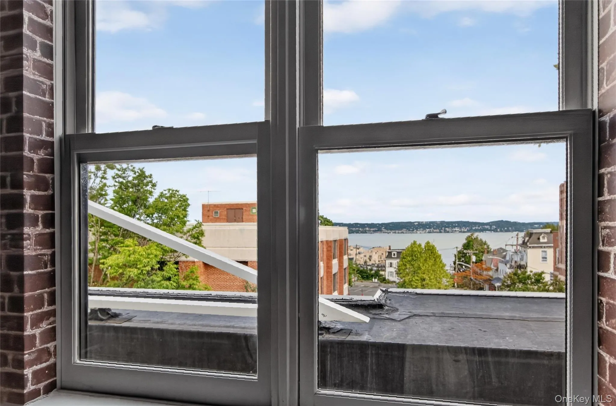 20 Broadway, Orangetown, NY, 1 Bedroom Bedrooms, 3 Rooms Rooms,1 BathroomBathrooms,Residential Lease,For Rent,Broadway,0,1039861 20 Broadway, Orangetown, NY, 1 Bedroom Bedrooms, 3 Rooms Rooms,1 BathroomBathrooms,Residential Lease,For Rent,Broadway,0,1039861