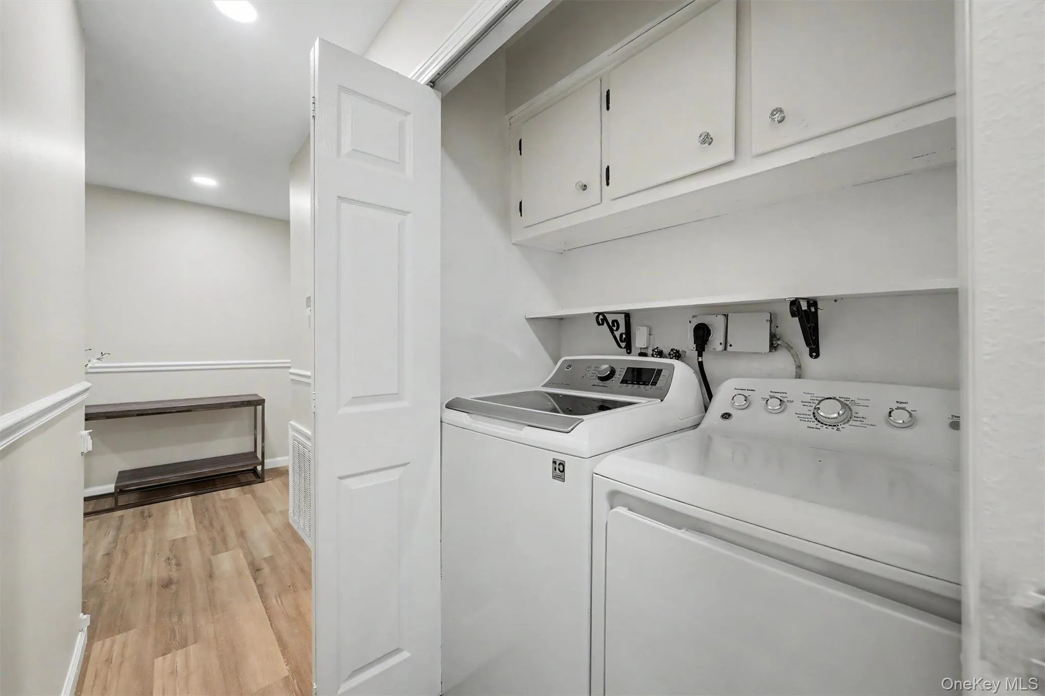 321 Tallwood Drive, Greenburgh, NY, 3 Bedrooms Bedrooms, 8 Rooms Rooms,2 BathroomsBathrooms,Residential,For Rent,Tallwood,0,1039864 321 Tallwood Drive, Greenburgh, NY, 3 Bedrooms Bedrooms, 8 Rooms Rooms,2 BathroomsBathrooms,Residential,For Rent,Tallwood,0,1039864