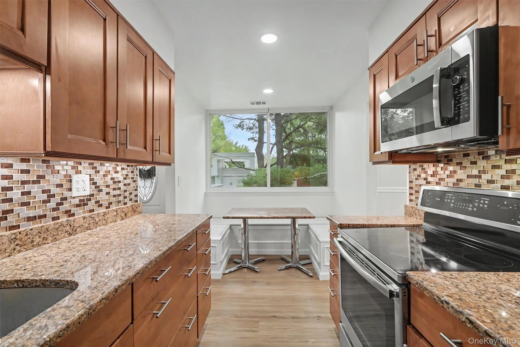 321 Tallwood Drive, Greenburgh, NY, 3 Bedrooms Bedrooms, 8 Rooms Rooms,2 BathroomsBathrooms,Residential,For Rent,Tallwood,0,1039864 321 Tallwood Drive, Greenburgh, NY, 3 Bedrooms Bedrooms, 8 Rooms Rooms,2 BathroomsBathrooms,Residential,For Rent,Tallwood,0,1039864