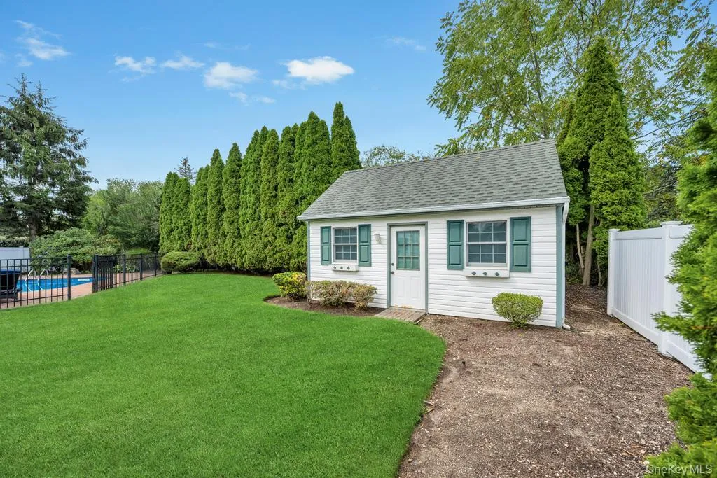 150 Hayrick Lane, Smithtown, NY, 4 Bedrooms Bedrooms, 8 Rooms Rooms,3 BathroomsBathrooms,Residential,For Rent,Hayrick,0,1039870 150 Hayrick Lane, Smithtown, NY, 4 Bedrooms Bedrooms, 8 Rooms Rooms,3 BathroomsBathrooms,Residential,For Rent,Hayrick,0,1039870