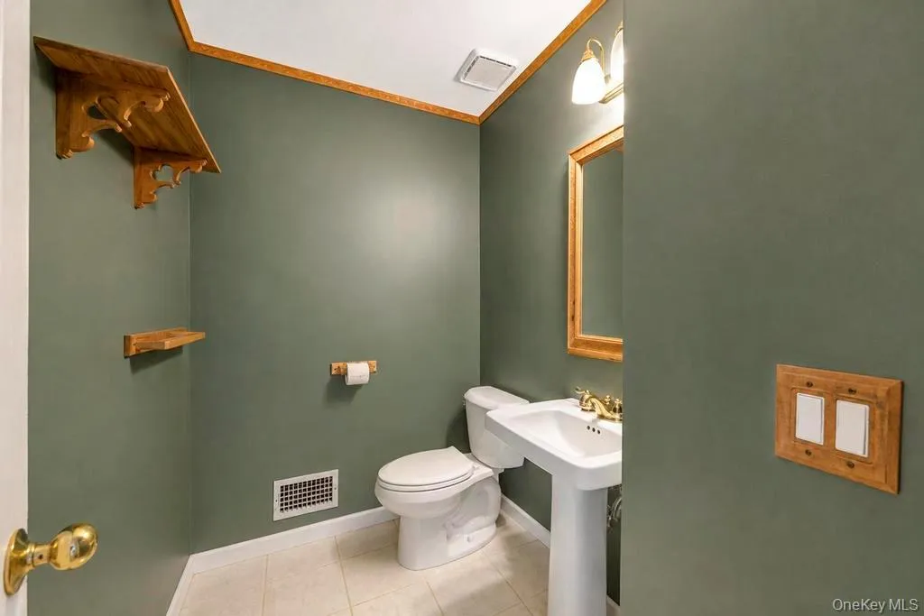 150 Hayrick Lane, Smithtown, NY, 4 Bedrooms Bedrooms, 8 Rooms Rooms,3 BathroomsBathrooms,Residential,For Rent,Hayrick,0,1039870 150 Hayrick Lane, Smithtown, NY, 4 Bedrooms Bedrooms, 8 Rooms Rooms,3 BathroomsBathrooms,Residential,For Rent,Hayrick,0,1039870