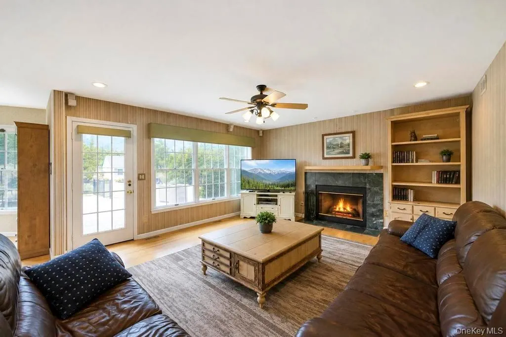 150 Hayrick Lane, Smithtown, NY, 4 Bedrooms Bedrooms, 8 Rooms Rooms,3 BathroomsBathrooms,Residential,For Rent,Hayrick,0,1039870 150 Hayrick Lane, Smithtown, NY, 4 Bedrooms Bedrooms, 8 Rooms Rooms,3 BathroomsBathrooms,Residential,For Rent,Hayrick,0,1039870