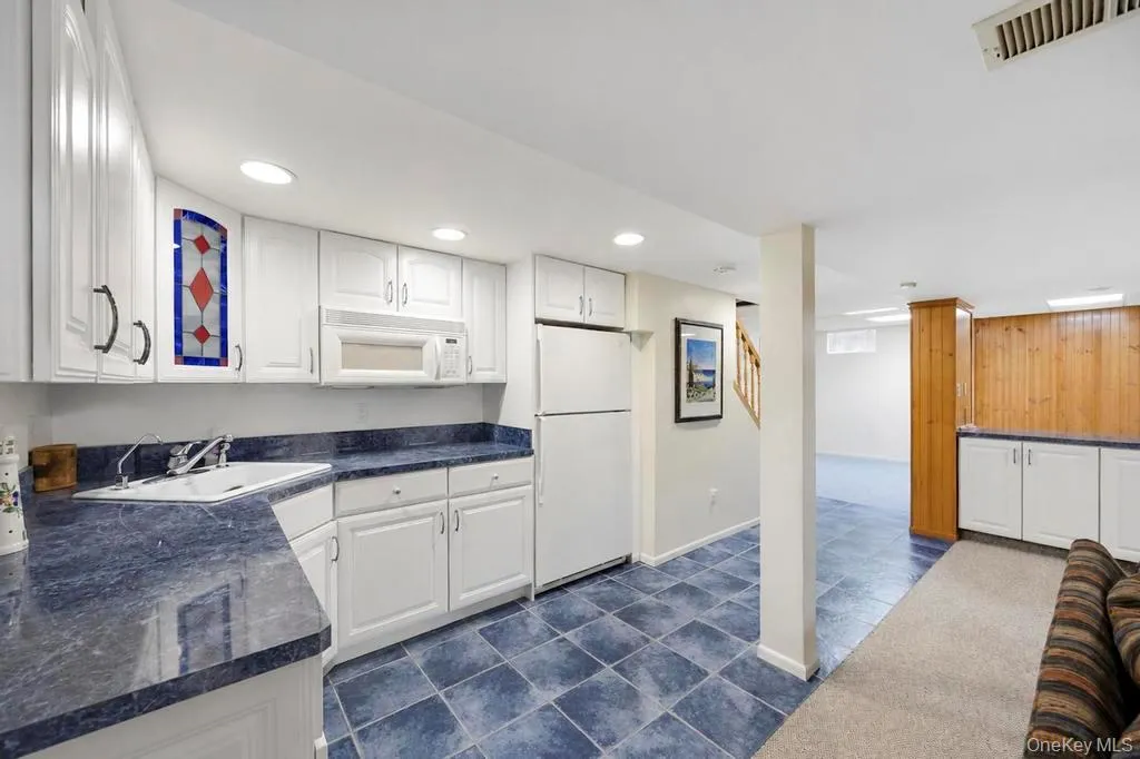 150 Hayrick Lane, Smithtown, NY, 4 Bedrooms Bedrooms, 8 Rooms Rooms,3 BathroomsBathrooms,Residential,For Rent,Hayrick,0,1039870 150 Hayrick Lane, Smithtown, NY, 4 Bedrooms Bedrooms, 8 Rooms Rooms,3 BathroomsBathrooms,Residential,For Rent,Hayrick,0,1039870