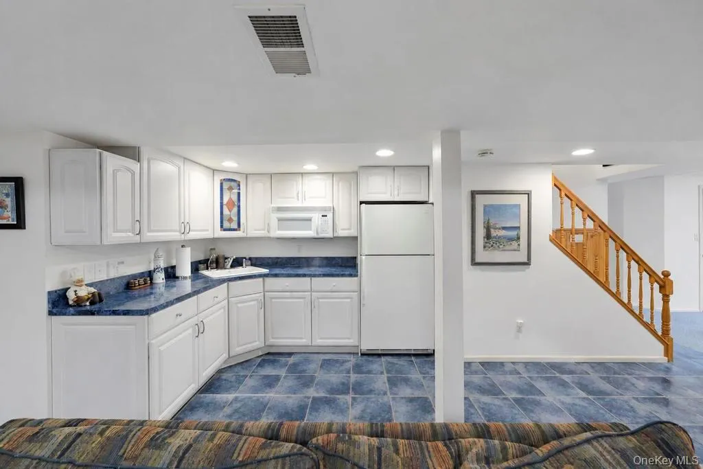 150 Hayrick Lane, Smithtown, NY, 4 Bedrooms Bedrooms, 8 Rooms Rooms,3 BathroomsBathrooms,Residential,For Rent,Hayrick,0,1039870 150 Hayrick Lane, Smithtown, NY, 4 Bedrooms Bedrooms, 8 Rooms Rooms,3 BathroomsBathrooms,Residential,For Rent,Hayrick,0,1039870