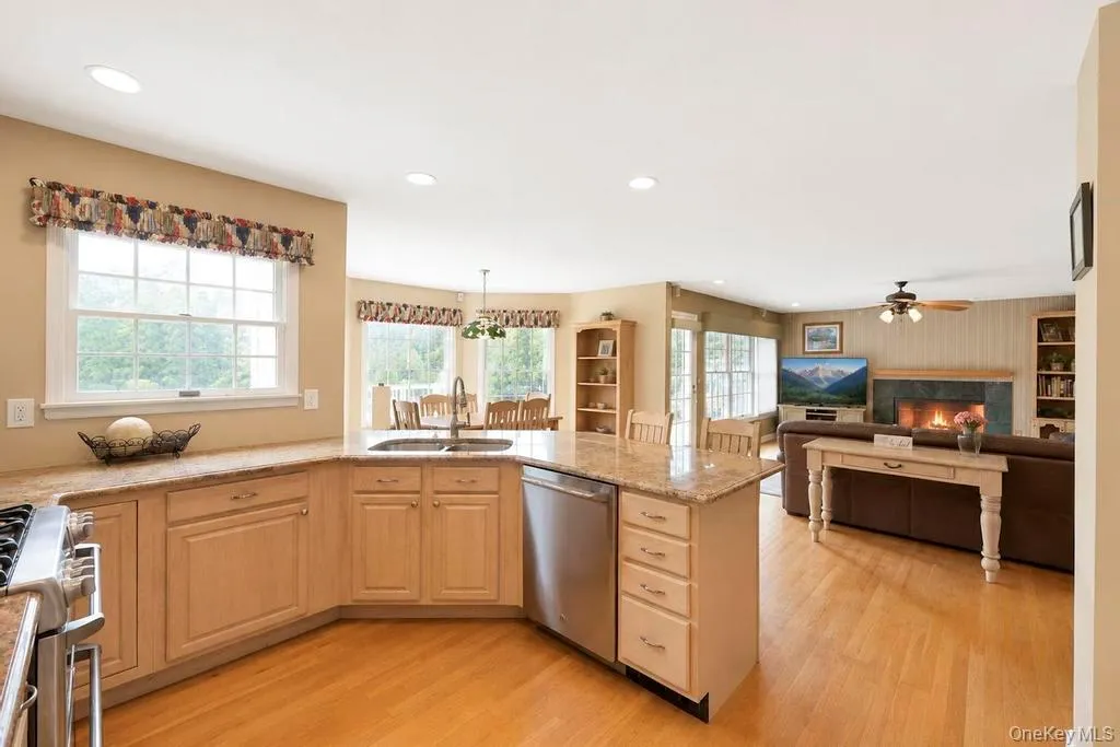150 Hayrick Lane, Smithtown, NY, 4 Bedrooms Bedrooms, 8 Rooms Rooms,3 BathroomsBathrooms,Residential,For Rent,Hayrick,0,1039870 150 Hayrick Lane, Smithtown, NY, 4 Bedrooms Bedrooms, 8 Rooms Rooms,3 BathroomsBathrooms,Residential,For Rent,Hayrick,0,1039870