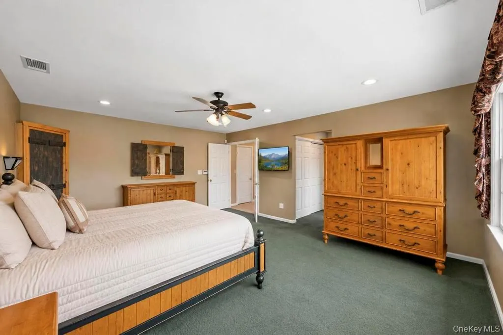 150 Hayrick Lane, Smithtown, NY, 4 Bedrooms Bedrooms, 8 Rooms Rooms,3 BathroomsBathrooms,Residential,For Rent,Hayrick,0,1039870 150 Hayrick Lane, Smithtown, NY, 4 Bedrooms Bedrooms, 8 Rooms Rooms,3 BathroomsBathrooms,Residential,For Rent,Hayrick,0,1039870