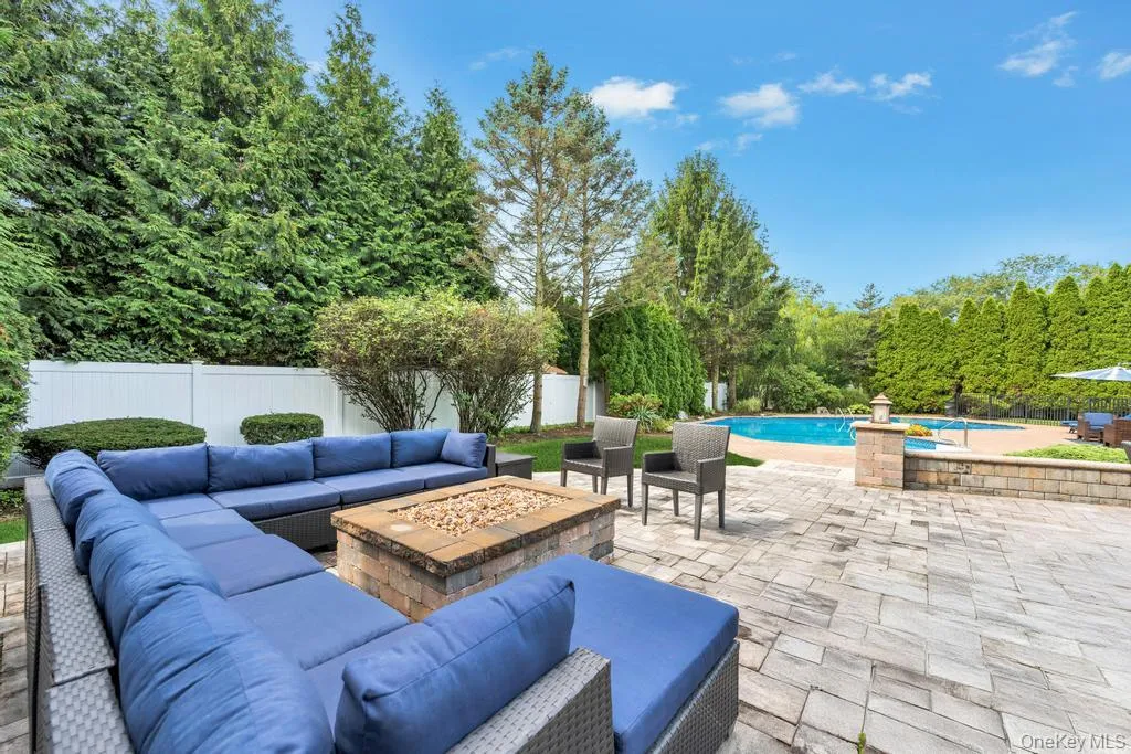 150 Hayrick Lane, Smithtown, NY, 4 Bedrooms Bedrooms, 8 Rooms Rooms,3 BathroomsBathrooms,Residential,For Rent,Hayrick,0,1039870 150 Hayrick Lane, Smithtown, NY, 4 Bedrooms Bedrooms, 8 Rooms Rooms,3 BathroomsBathrooms,Residential,For Rent,Hayrick,0,1039870