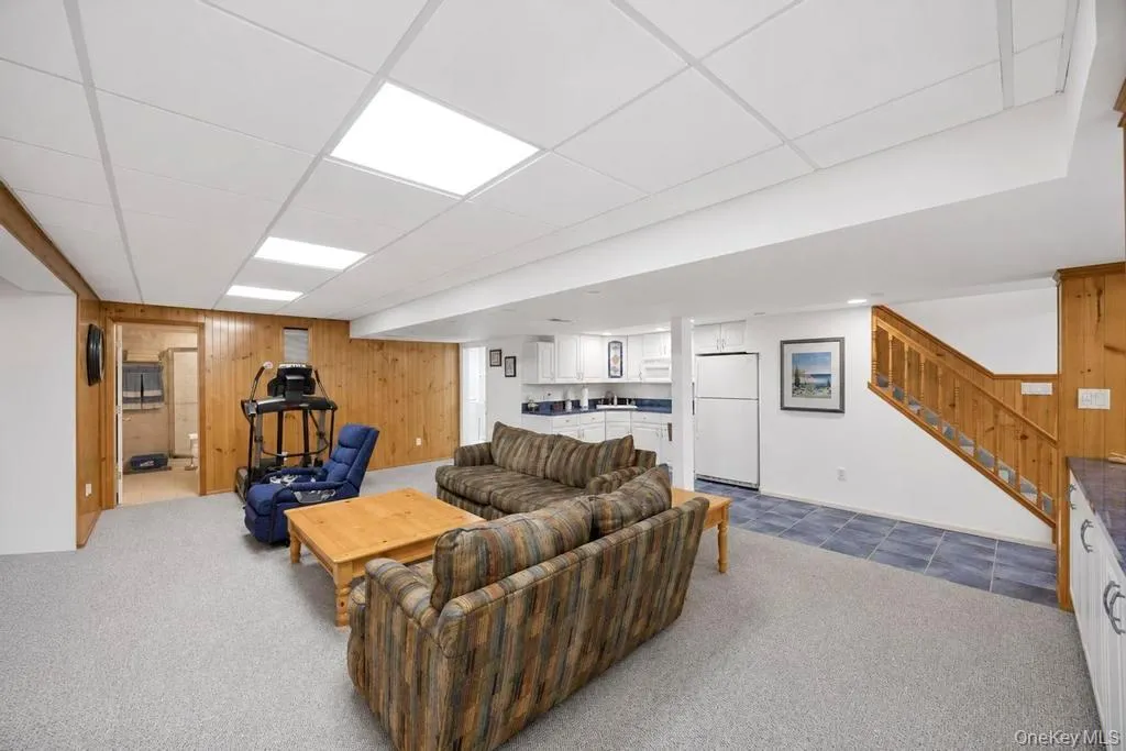 150 Hayrick Lane, Smithtown, NY, 4 Bedrooms Bedrooms, 8 Rooms Rooms,3 BathroomsBathrooms,Residential,For Rent,Hayrick,0,1039870 150 Hayrick Lane, Smithtown, NY, 4 Bedrooms Bedrooms, 8 Rooms Rooms,3 BathroomsBathrooms,Residential,For Rent,Hayrick,0,1039870