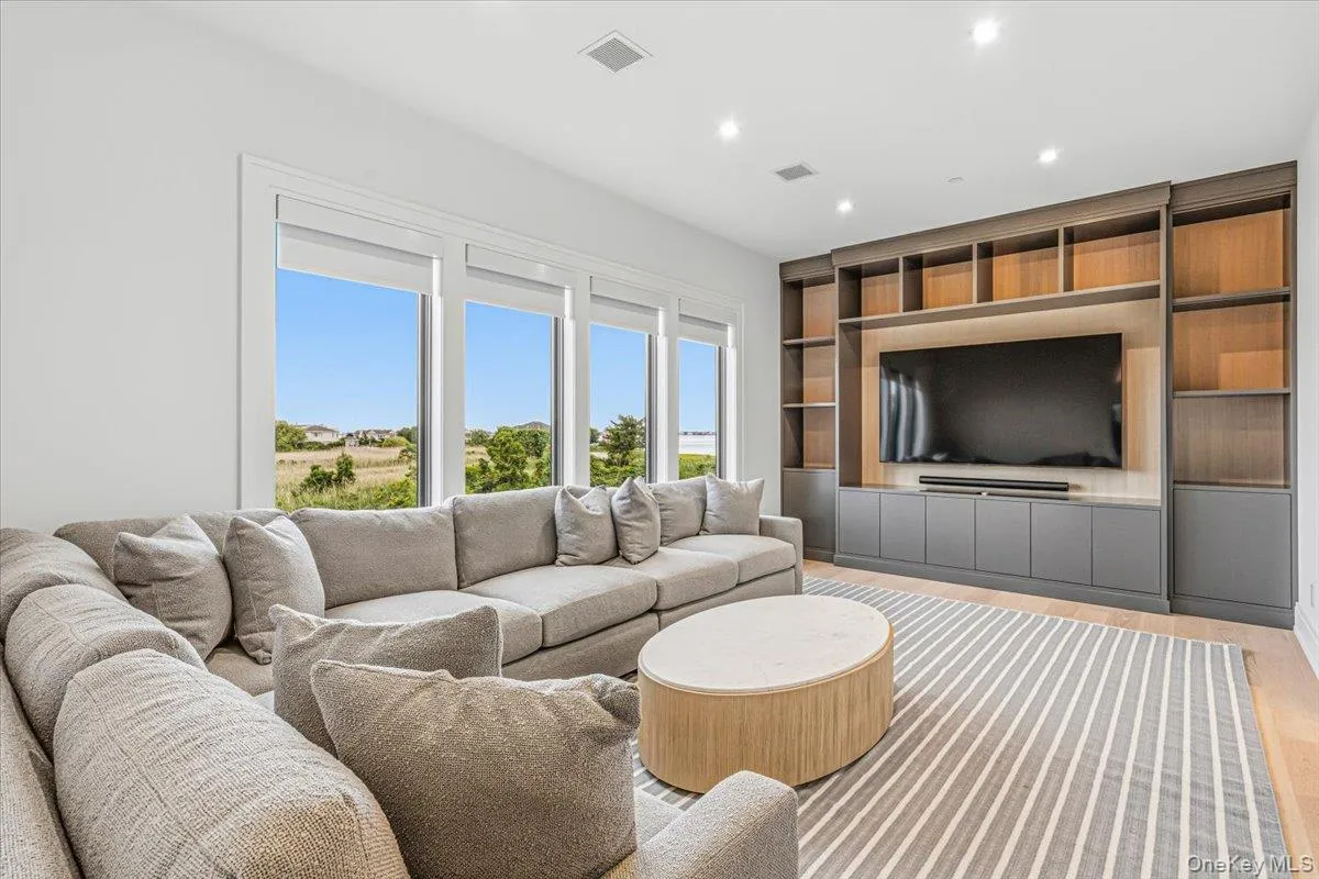 1A Jagger Lane, Southampton, NY, 5 Bedrooms Bedrooms, 28 Rooms Rooms,5 BathroomsBathrooms,Residential,For Rent,Jagger,0,1039871 1A Jagger Lane, Southampton, NY, 5 Bedrooms Bedrooms, 28 Rooms Rooms,5 BathroomsBathrooms,Residential,For Rent,Jagger,0,1039871