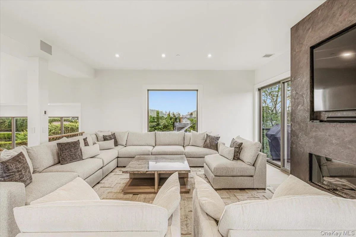 1A Jagger Lane, Southampton, NY, 5 Bedrooms Bedrooms, 28 Rooms Rooms,5 BathroomsBathrooms,Residential,For Rent,Jagger,0,1039871 1A Jagger Lane, Southampton, NY, 5 Bedrooms Bedrooms, 28 Rooms Rooms,5 BathroomsBathrooms,Residential,For Rent,Jagger,0,1039871