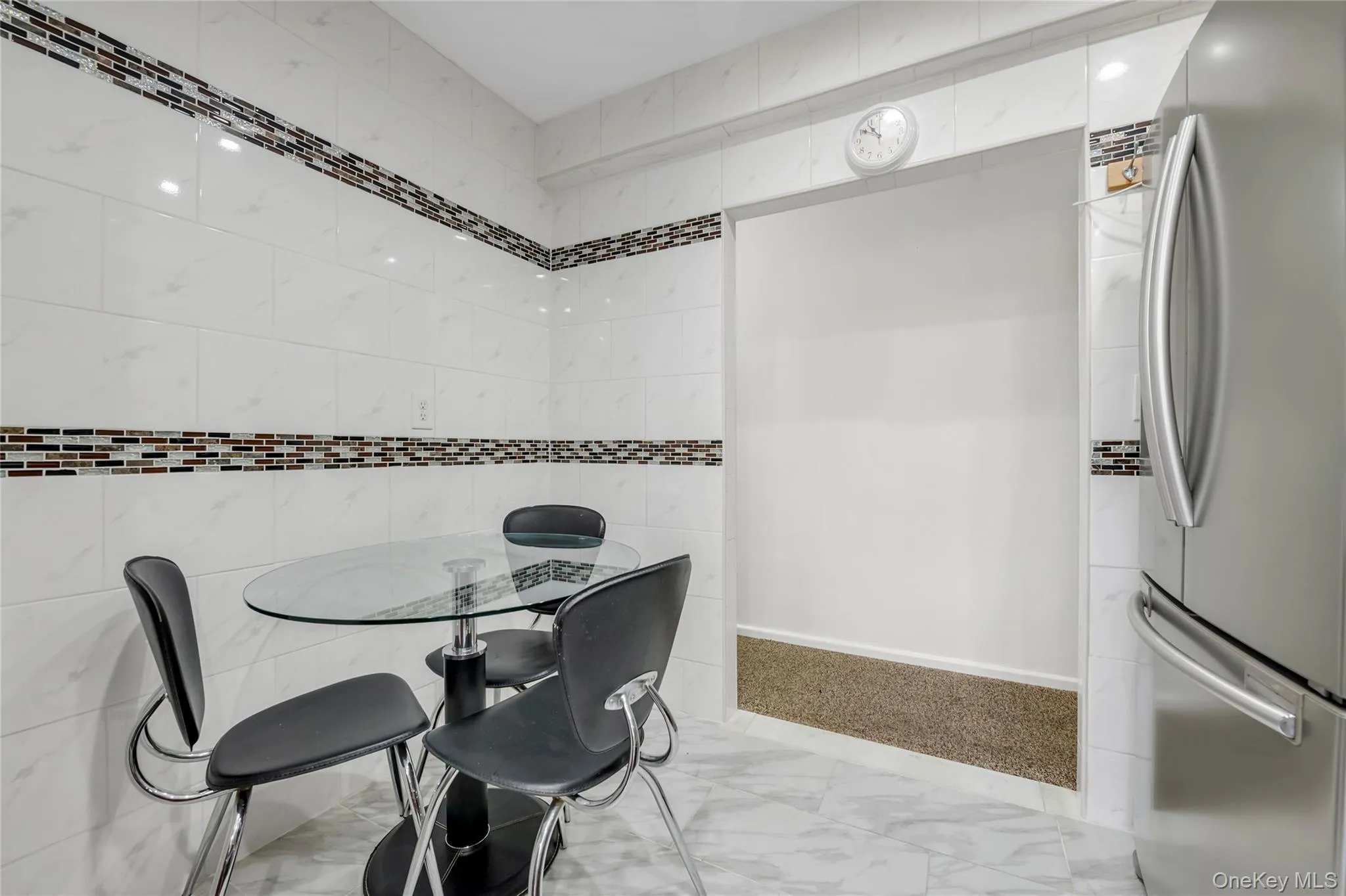 224-24 Union Turnpike, New York, NY, 2 Bedrooms Bedrooms, 5 Rooms Rooms,1 BathroomBathrooms,Residential,For Rent,Union,0,1039872 224-24 Union Turnpike, New York, NY, 2 Bedrooms Bedrooms, 5 Rooms Rooms,1 BathroomBathrooms,Residential,For Rent,Union,0,1039872