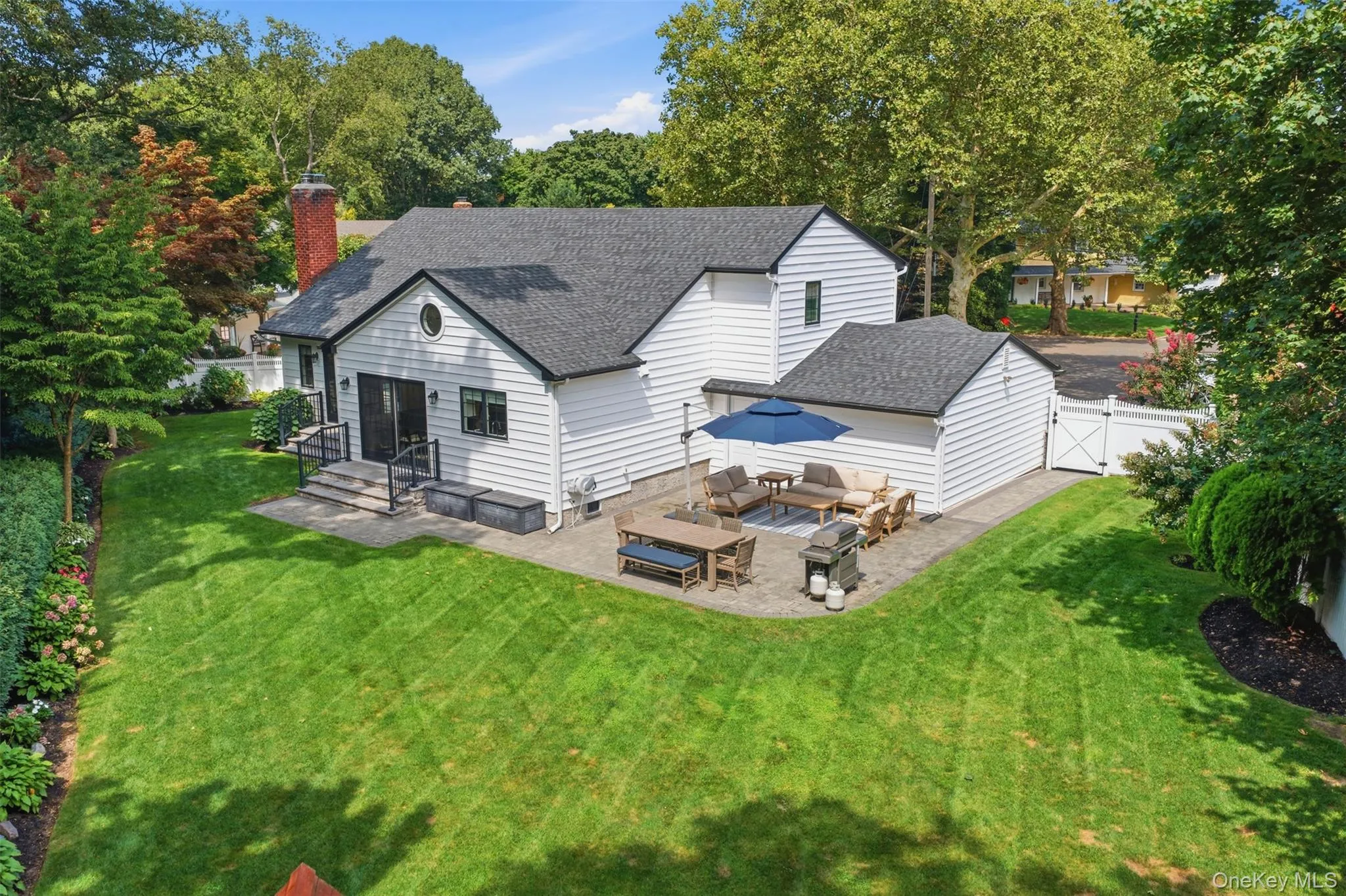 6 Sue Circle, Huntington, NY, 4 Bedrooms Bedrooms, 8 Rooms Rooms,2 BathroomsBathrooms,Residential,For Rent,Sue,0,1039873 6 Sue Circle, Huntington, NY, 4 Bedrooms Bedrooms, 8 Rooms Rooms,2 BathroomsBathrooms,Residential,For Rent,Sue,0,1039873