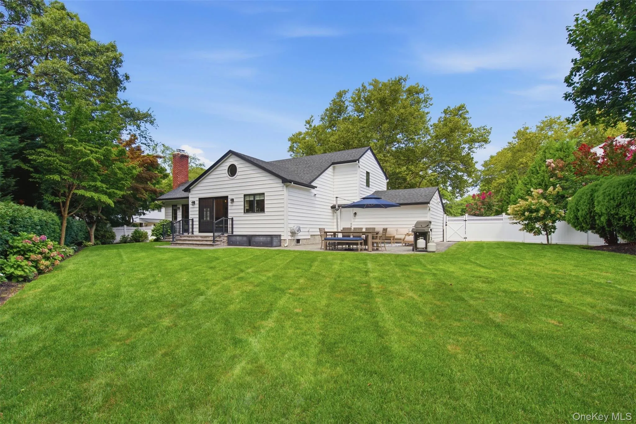 6 Sue Circle, Huntington, NY, 4 Bedrooms Bedrooms, 8 Rooms Rooms,2 BathroomsBathrooms,Residential,For Rent,Sue,0,1039873 6 Sue Circle, Huntington, NY, 4 Bedrooms Bedrooms, 8 Rooms Rooms,2 BathroomsBathrooms,Residential,For Rent,Sue,0,1039873