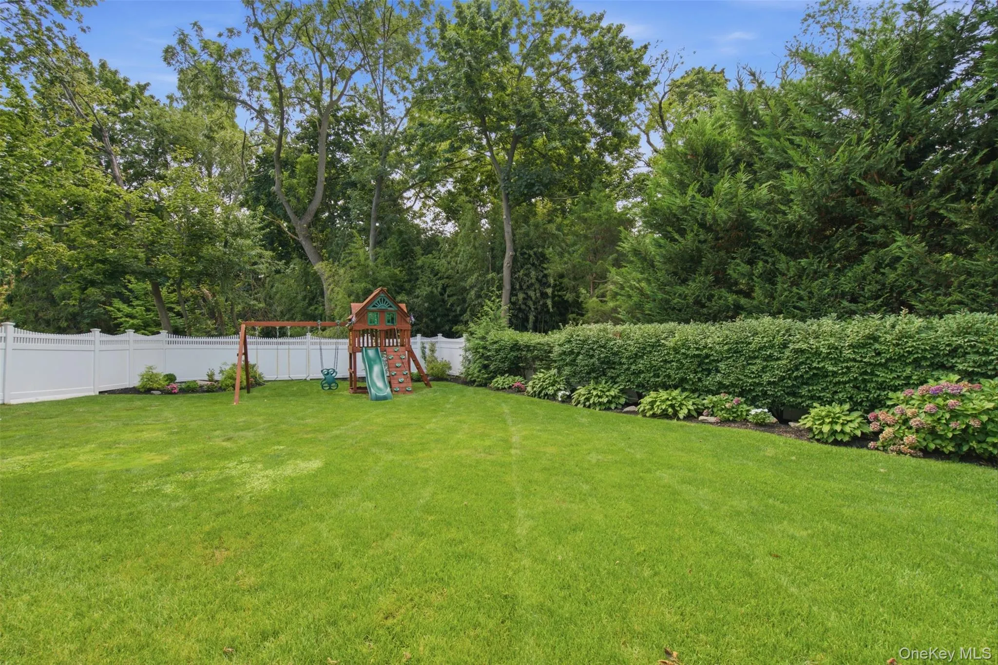 6 Sue Circle, Huntington, NY, 4 Bedrooms Bedrooms, 8 Rooms Rooms,2 BathroomsBathrooms,Residential,For Rent,Sue,0,1039873 6 Sue Circle, Huntington, NY, 4 Bedrooms Bedrooms, 8 Rooms Rooms,2 BathroomsBathrooms,Residential,For Rent,Sue,0,1039873