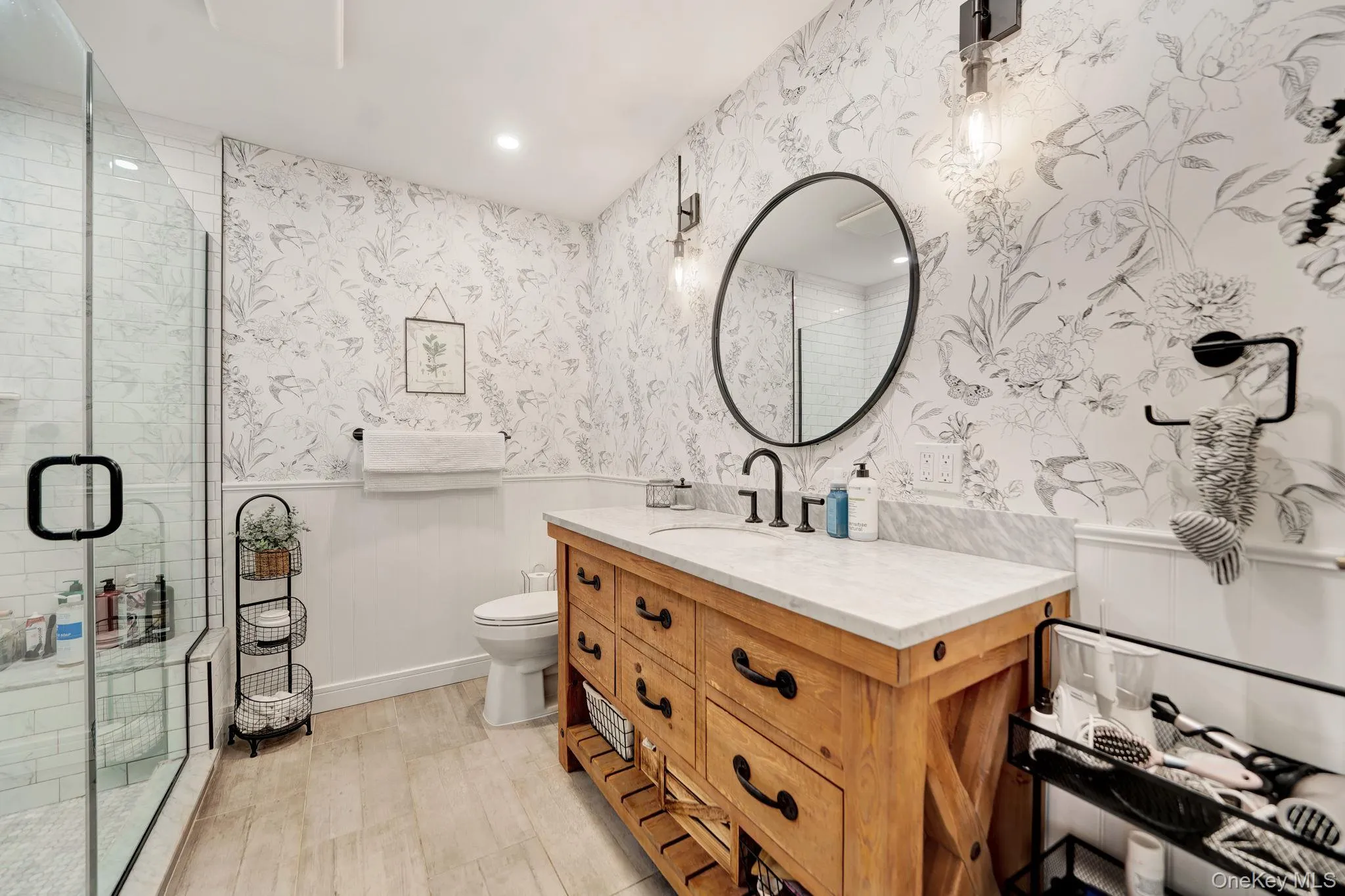 2nd floor bathfeatured in Pottery Barn 2nd floor bathfeatured in Pottery Barn