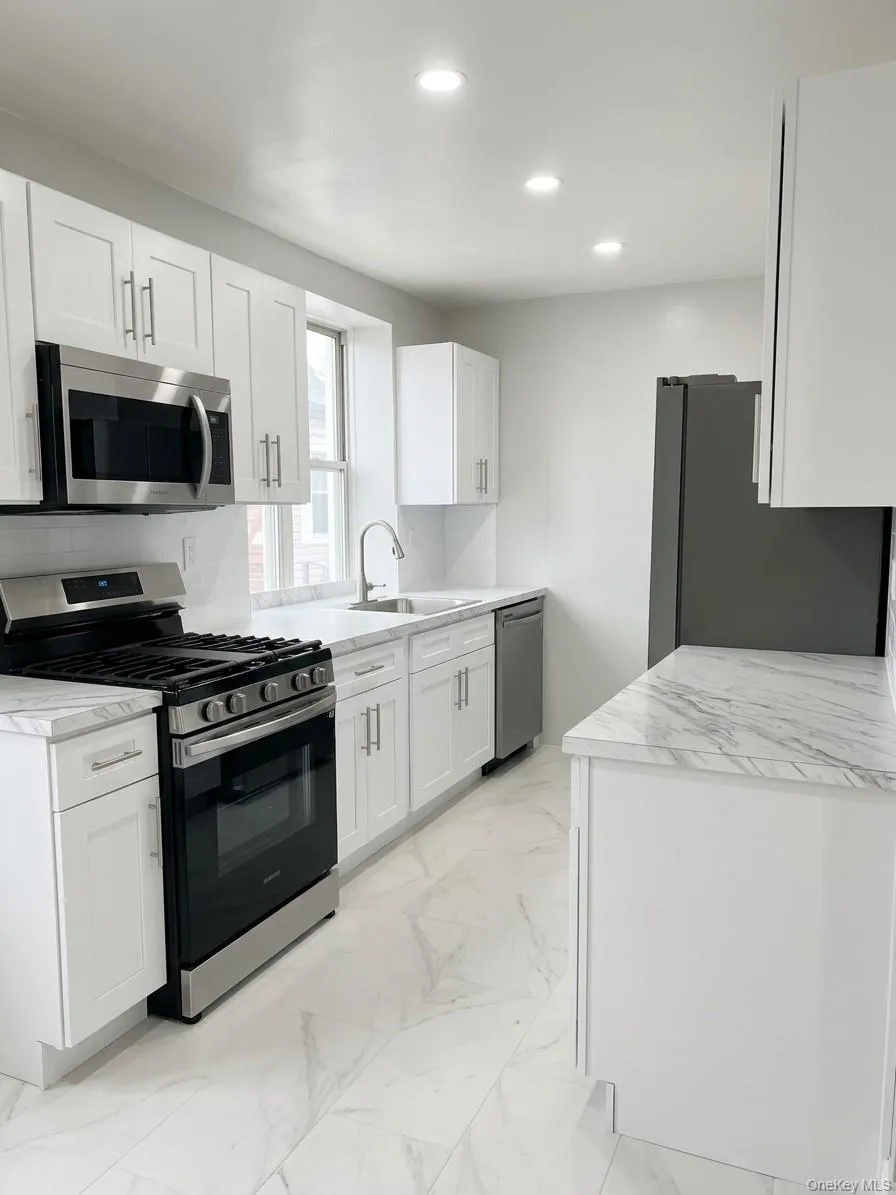 101 Highland Avenue, Yonkers, NY, 1 Bedroom Bedrooms, 5 Rooms Rooms,1 BathroomBathrooms,Residential,For Rent,Highland,0,1039876 101 Highland Avenue, Yonkers, NY, 1 Bedroom Bedrooms, 5 Rooms Rooms,1 BathroomBathrooms,Residential,For Rent,Highland,0,1039876