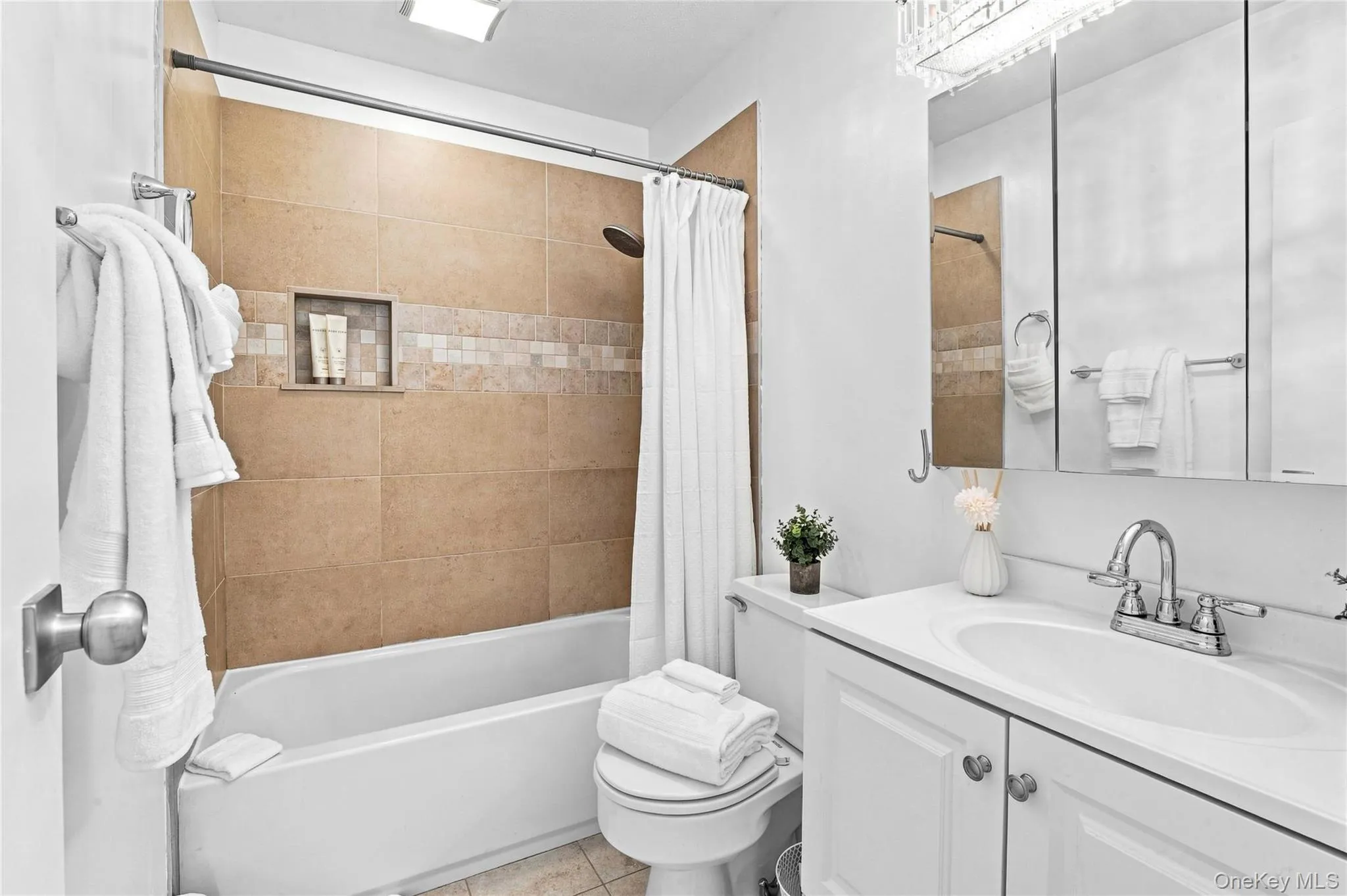 Full Bathroom Full Bathroom