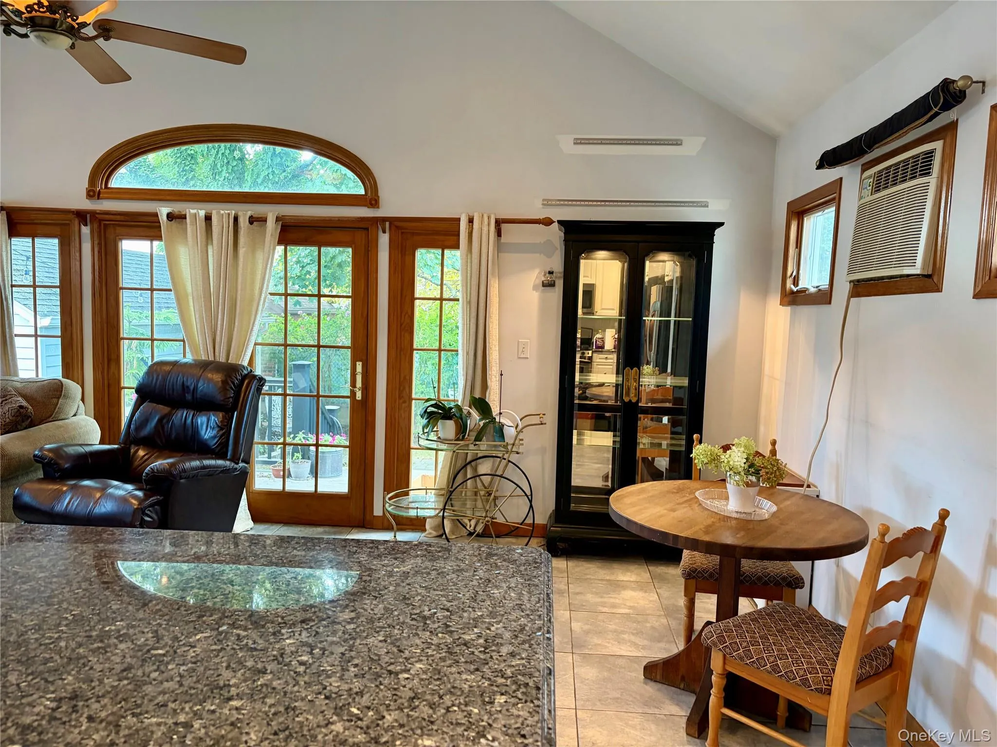 Open Kitchen to Dining Area and family room Open Kitchen to Dining Area and family room