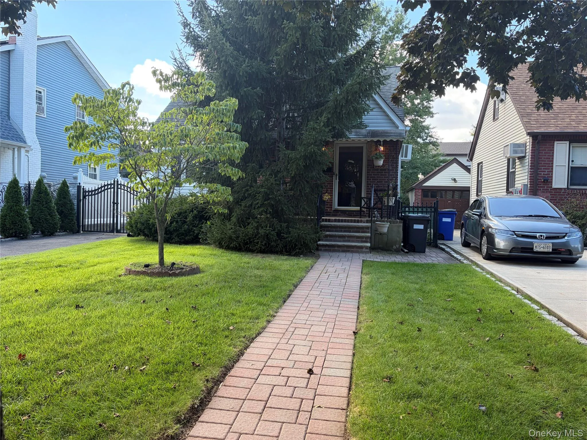 8456 252nd Street, New York, NY, 3 Bedrooms Bedrooms, 6 Rooms Rooms,1 BathroomBathrooms,Residential,For Rent,252nd,0,1039884 8456 252nd Street, New York, NY, 3 Bedrooms Bedrooms, 6 Rooms Rooms,1 BathroomBathrooms,Residential,For Rent,252nd,0,1039884