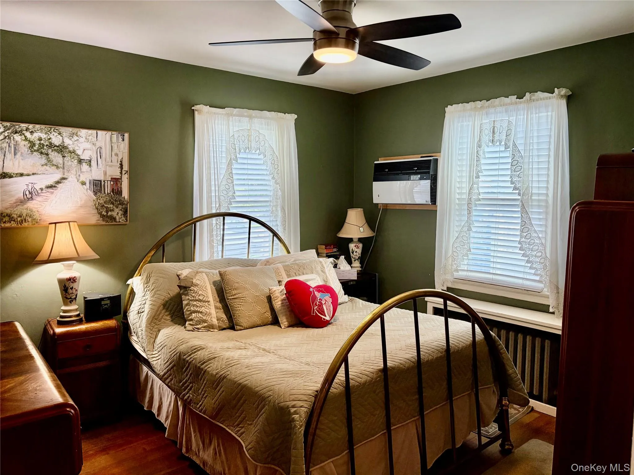 Main Floor Primary- wood Floors. Ceiling fan Main Floor Primary- wood Floors. Ceiling fan