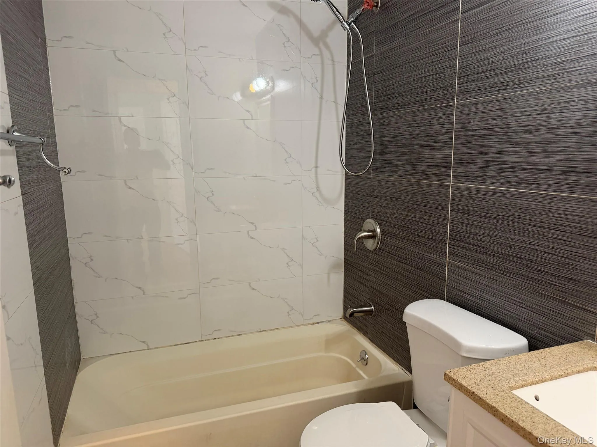 110-26 175th Street, New York, NY, 3 Bedrooms Bedrooms, 6 Rooms Rooms,2 BathroomsBathrooms,Residential Lease,For Rent,175th Street,0,1039887 110-26 175th Street, New York, NY, 3 Bedrooms Bedrooms, 6 Rooms Rooms,2 BathroomsBathrooms,Residential Lease,For Rent,175th Street,0,1039887