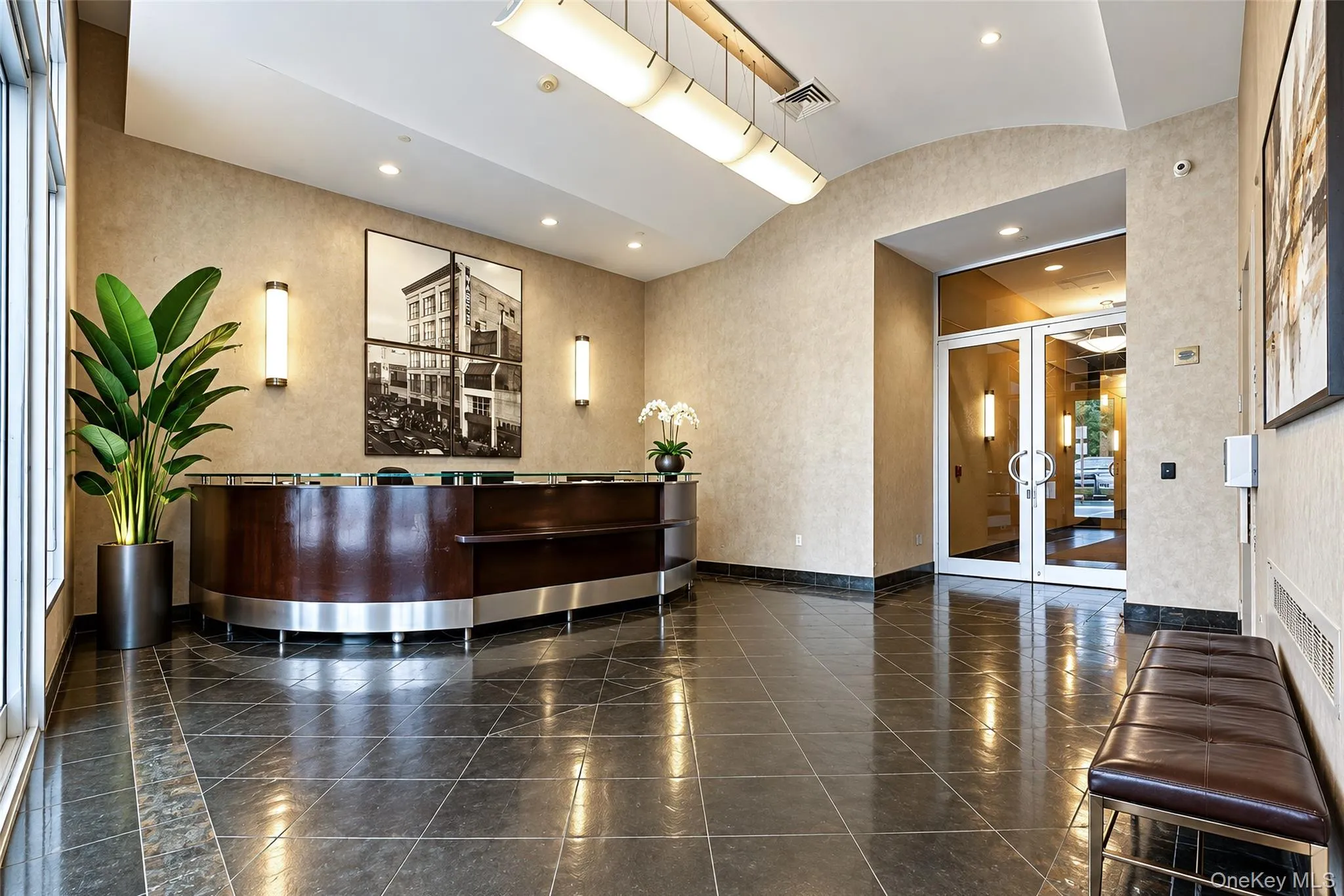 Lobby. Lobby.