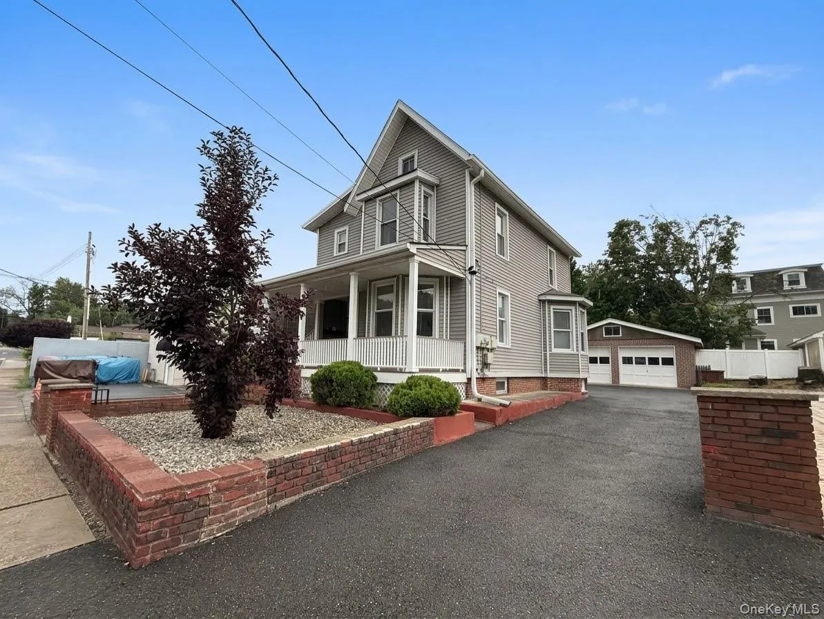 60 Catherine Street, Orangetown, NY, 2 Bedrooms Bedrooms, 6 Rooms Rooms,2 BathroomsBathrooms,Residential Lease,For Rent,Catherine,0,1039892 60 Catherine Street, Orangetown, NY, 2 Bedrooms Bedrooms, 6 Rooms Rooms,2 BathroomsBathrooms,Residential Lease,For Rent,Catherine,0,1039892