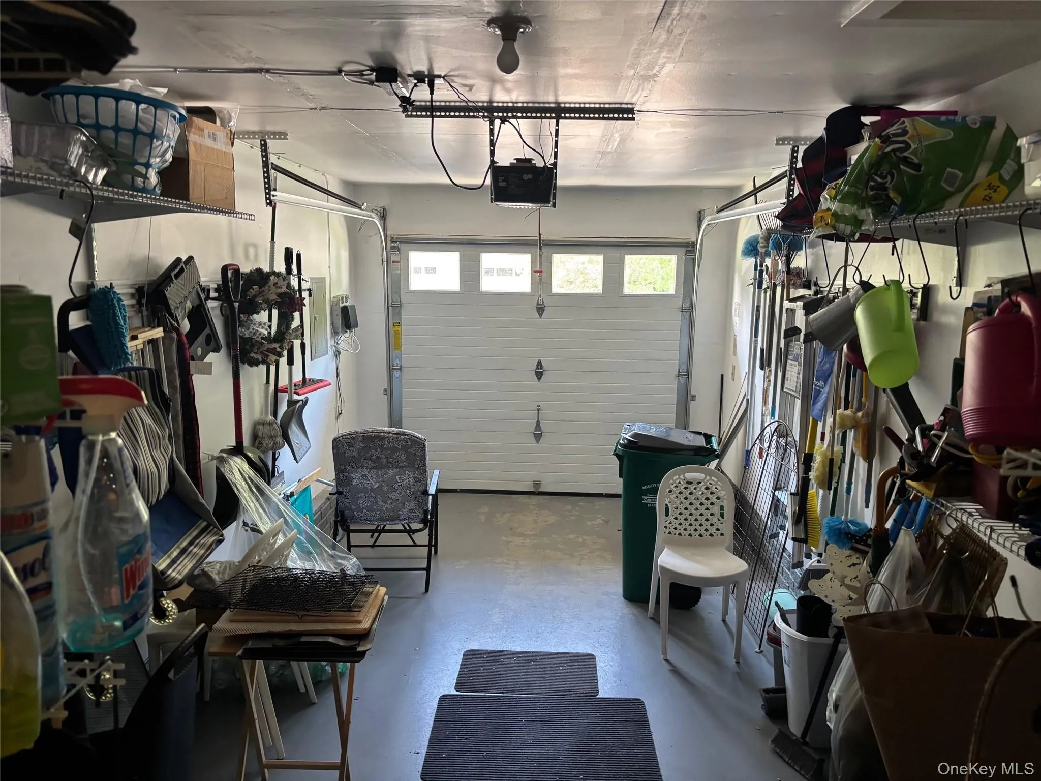 Garage. Garage.