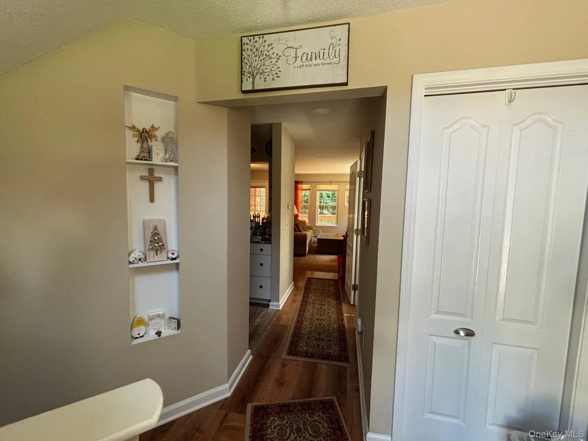Entrance view. Entrance view.