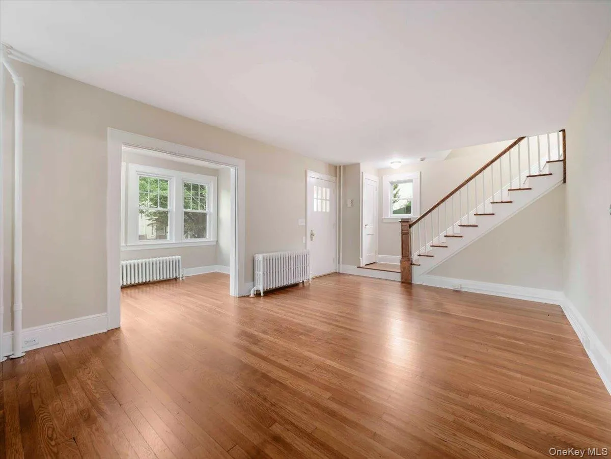 121 Clinton Avenue, Orangetown, NY, 3 Bedrooms Bedrooms, 11 Rooms Rooms,1 BathroomBathrooms,Residential Lease,For Rent,Clinton,0,1039901 121 Clinton Avenue, Orangetown, NY, 3 Bedrooms Bedrooms, 11 Rooms Rooms,1 BathroomBathrooms,Residential Lease,For Rent,Clinton,0,1039901