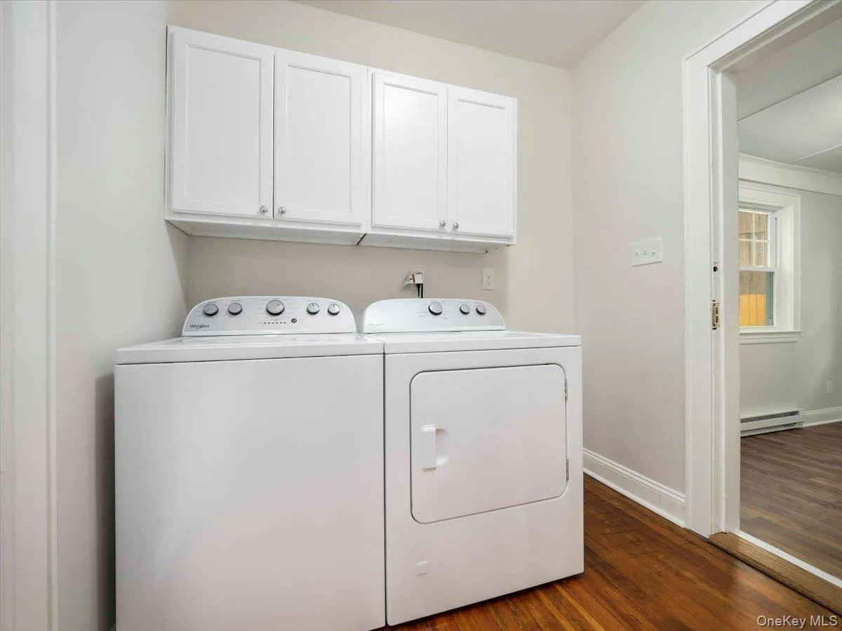 121 Clinton Avenue, Orangetown, NY, 3 Bedrooms Bedrooms, 11 Rooms Rooms,1 BathroomBathrooms,Residential Lease,For Rent,Clinton,0,1039901 121 Clinton Avenue, Orangetown, NY, 3 Bedrooms Bedrooms, 11 Rooms Rooms,1 BathroomBathrooms,Residential Lease,For Rent,Clinton,0,1039901