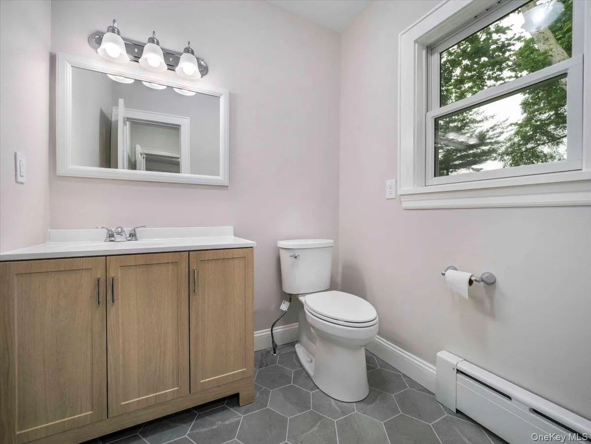121 Clinton Avenue, Orangetown, NY, 3 Bedrooms Bedrooms, 11 Rooms Rooms,1 BathroomBathrooms,Residential Lease,For Rent,Clinton,0,1039901 121 Clinton Avenue, Orangetown, NY, 3 Bedrooms Bedrooms, 11 Rooms Rooms,1 BathroomBathrooms,Residential Lease,For Rent,Clinton,0,1039901